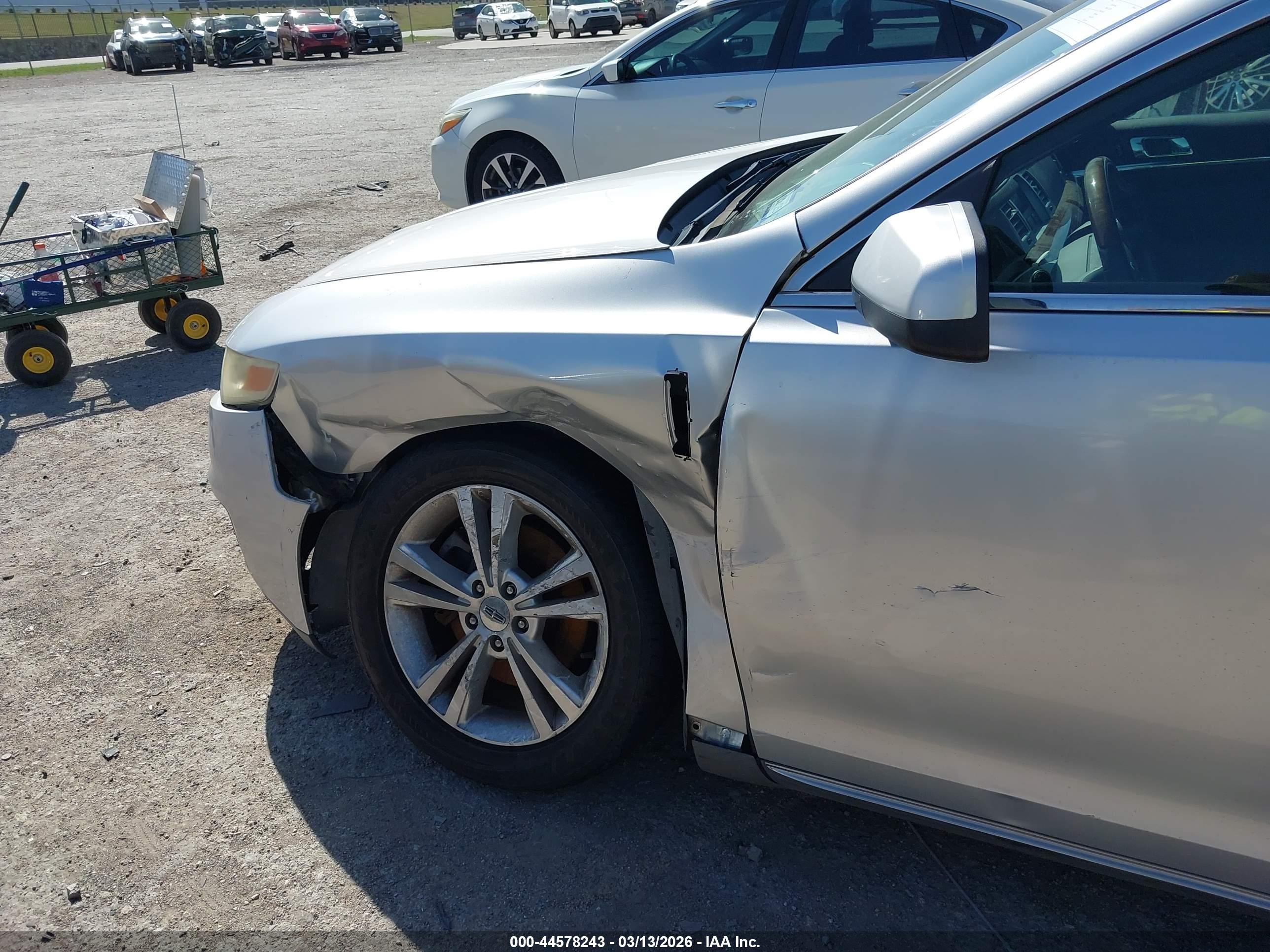 LINCOLN MKS image 6