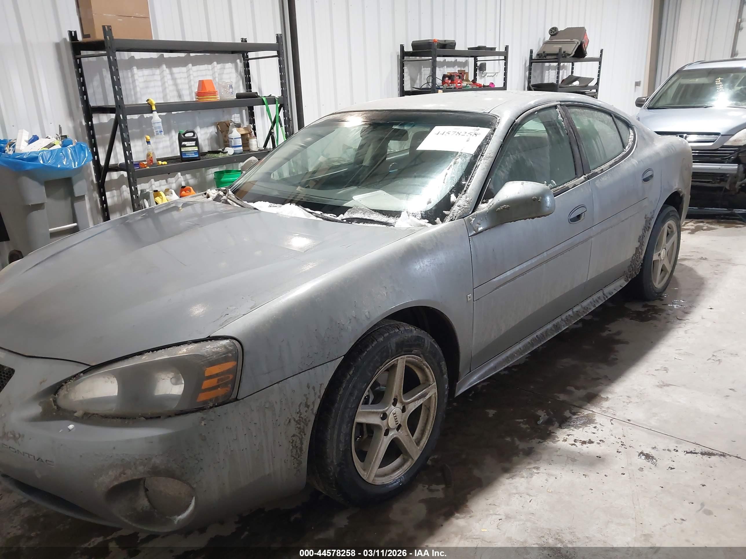 PONTIAC GRAND image 2