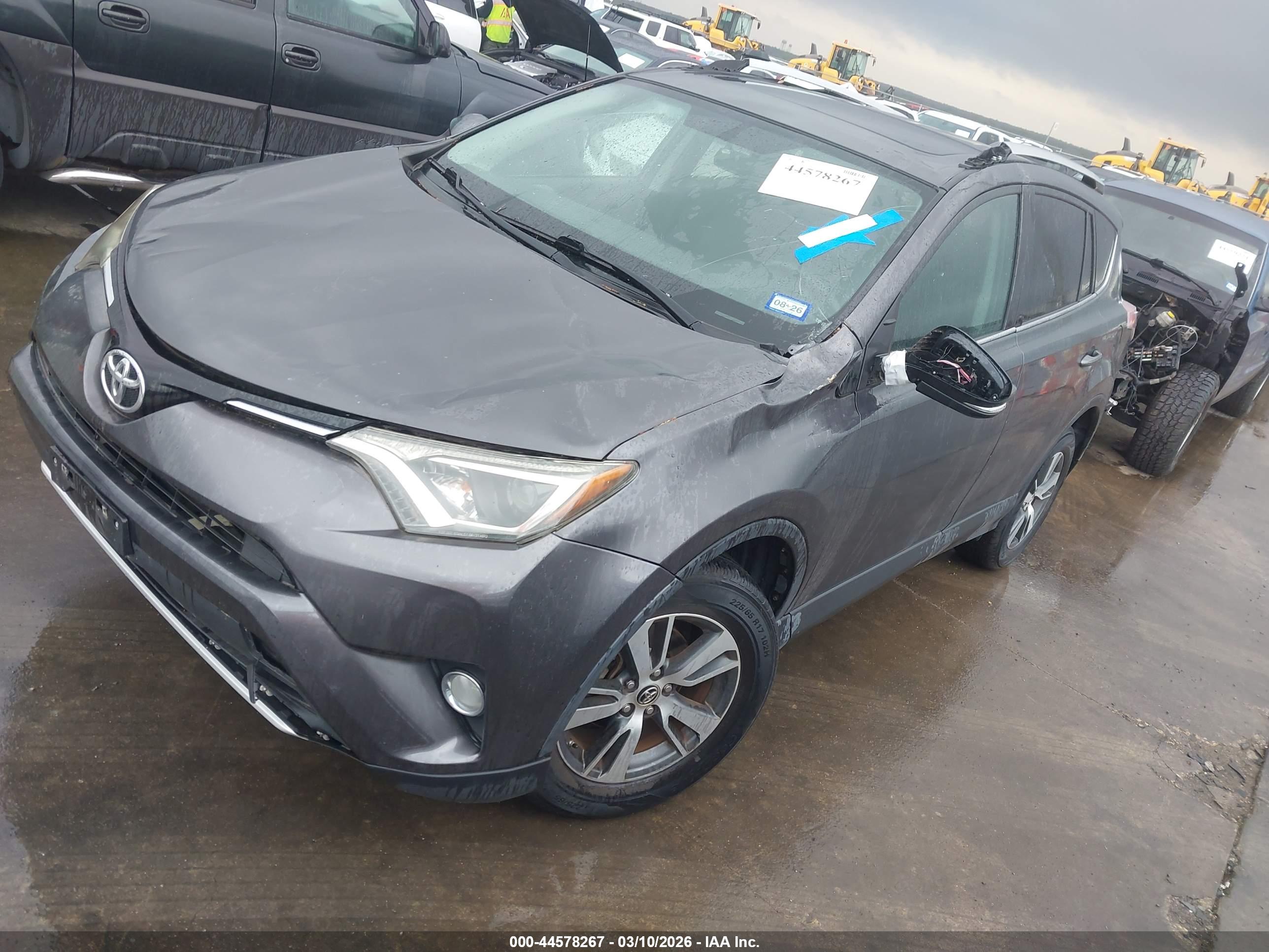 TOYOTA RAV4 image 2