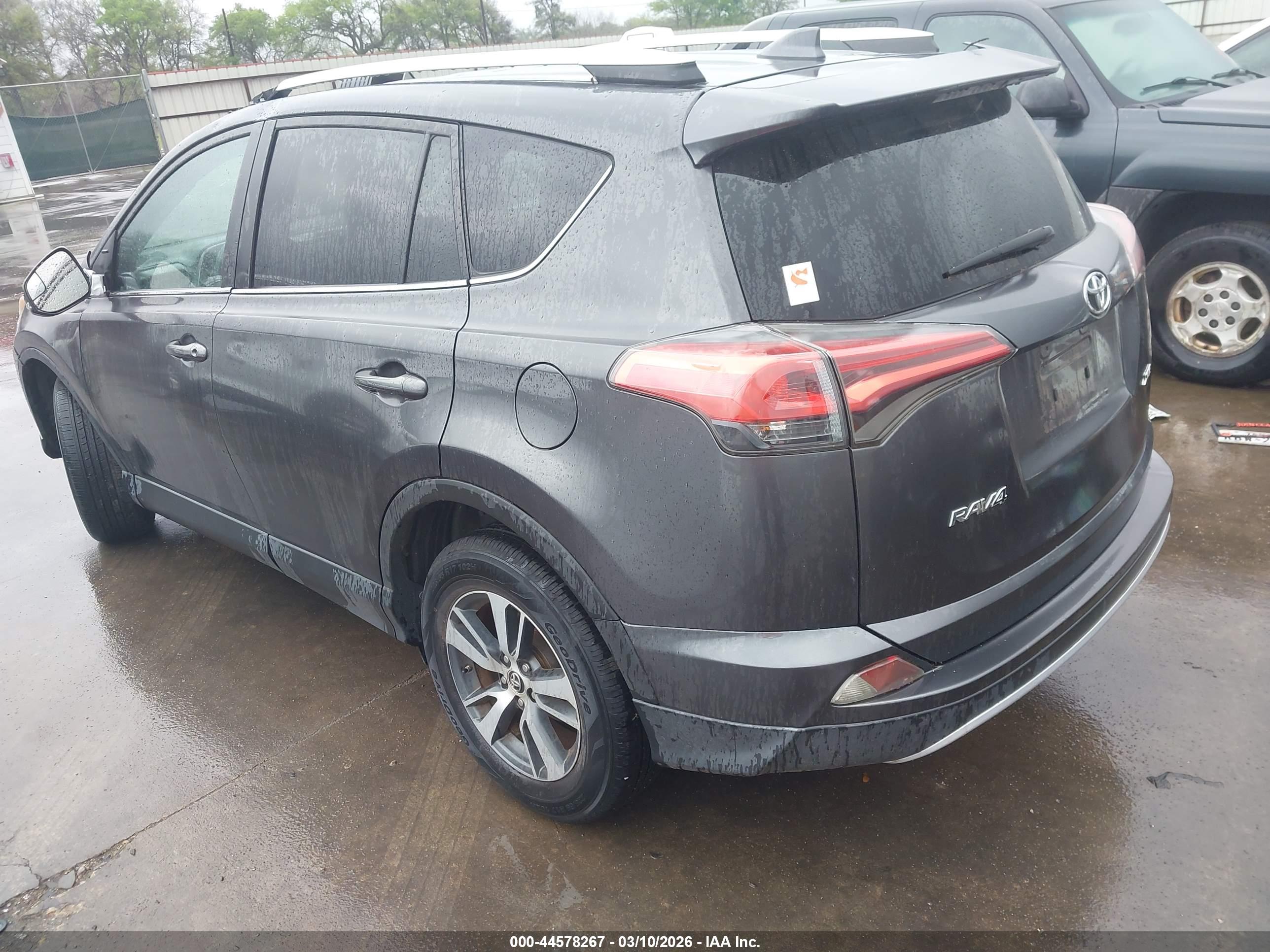 TOYOTA RAV4 image 3