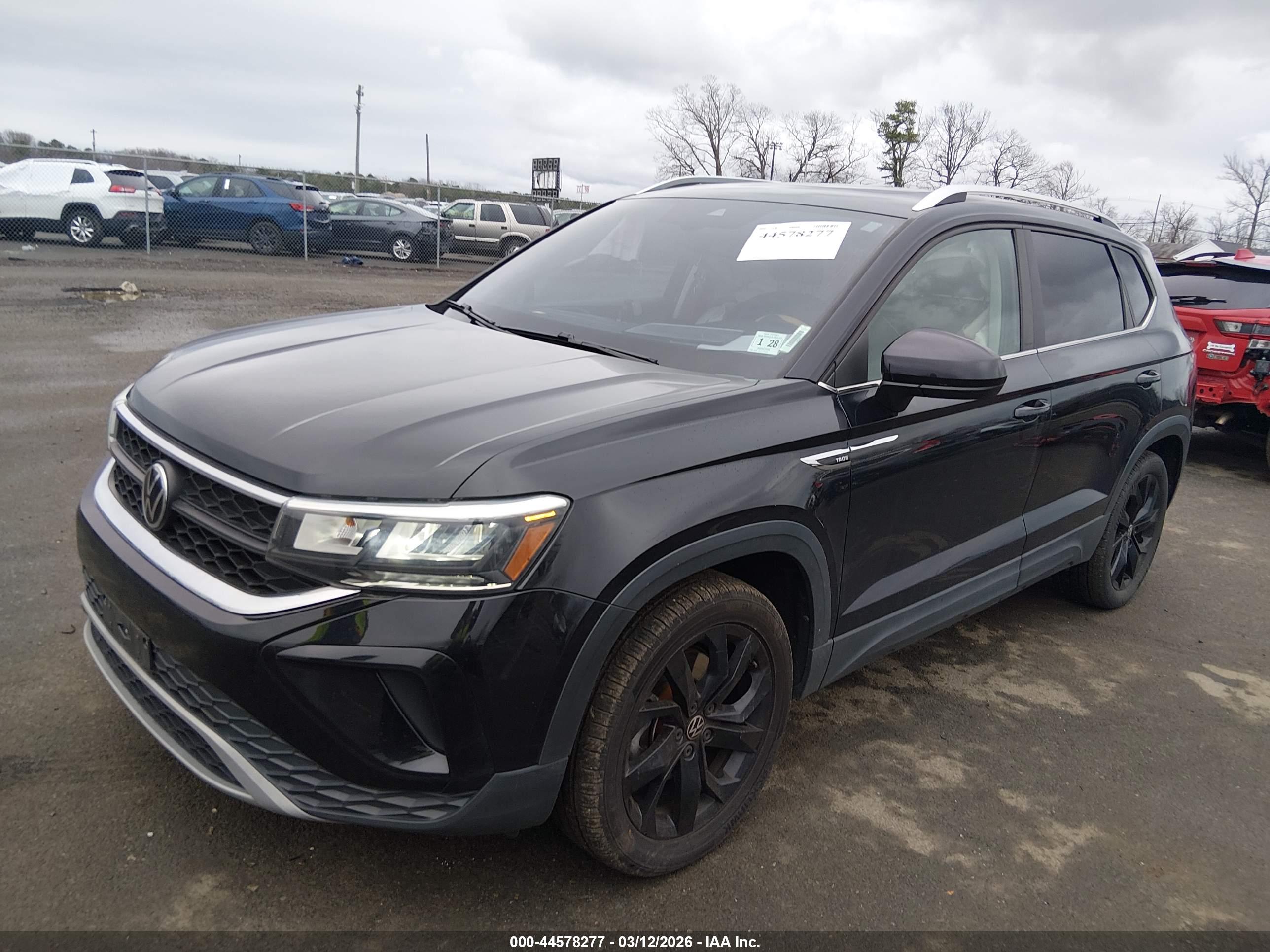 VOLKSWAGEN TAOS image 2