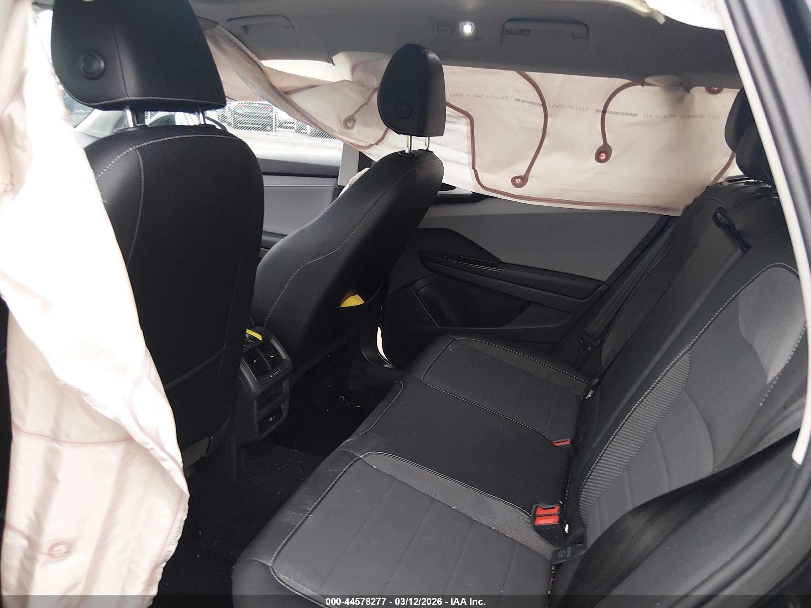 VOLKSWAGEN TAOS image 8