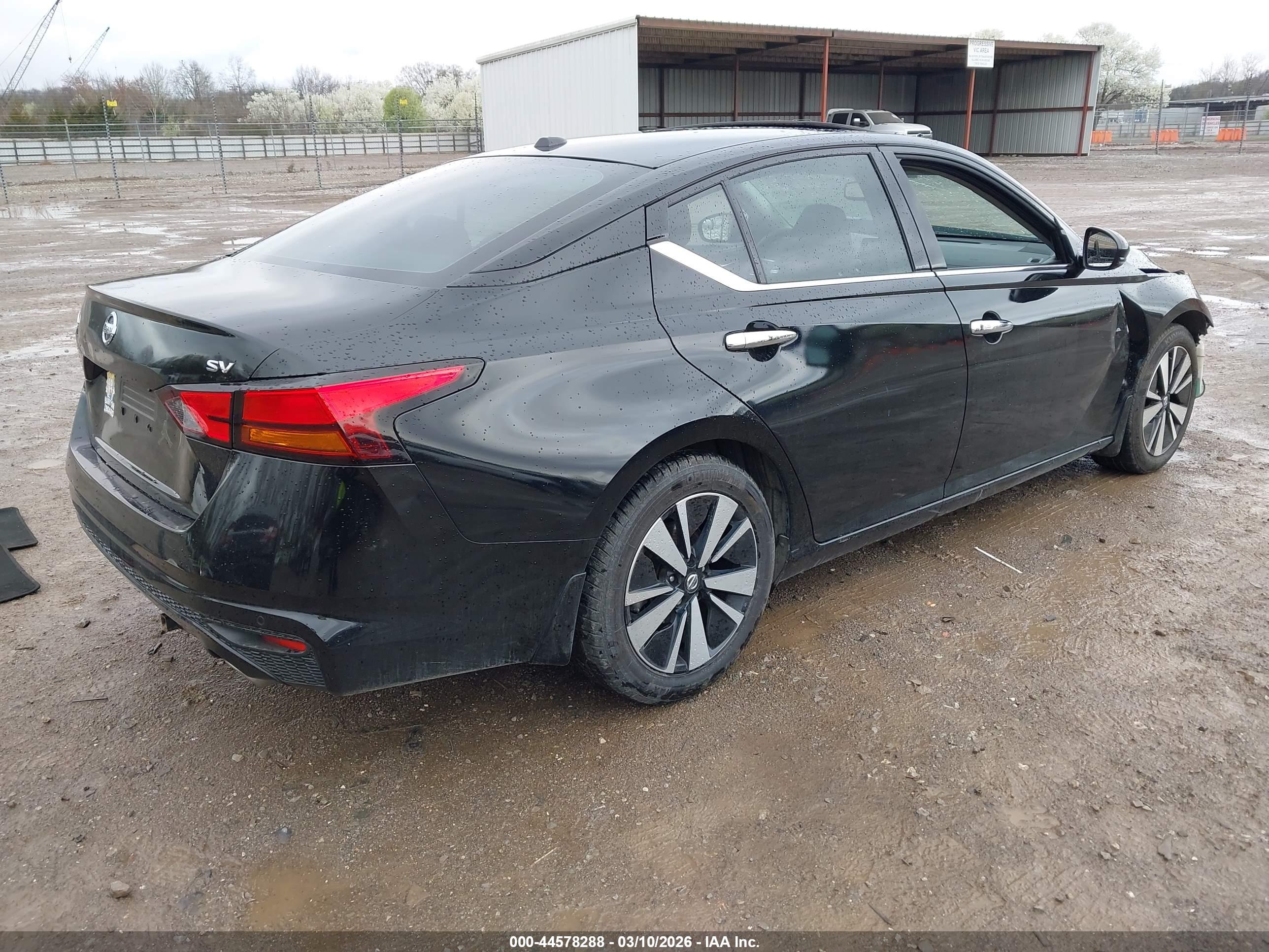 NISSAN ALTIMA image 4