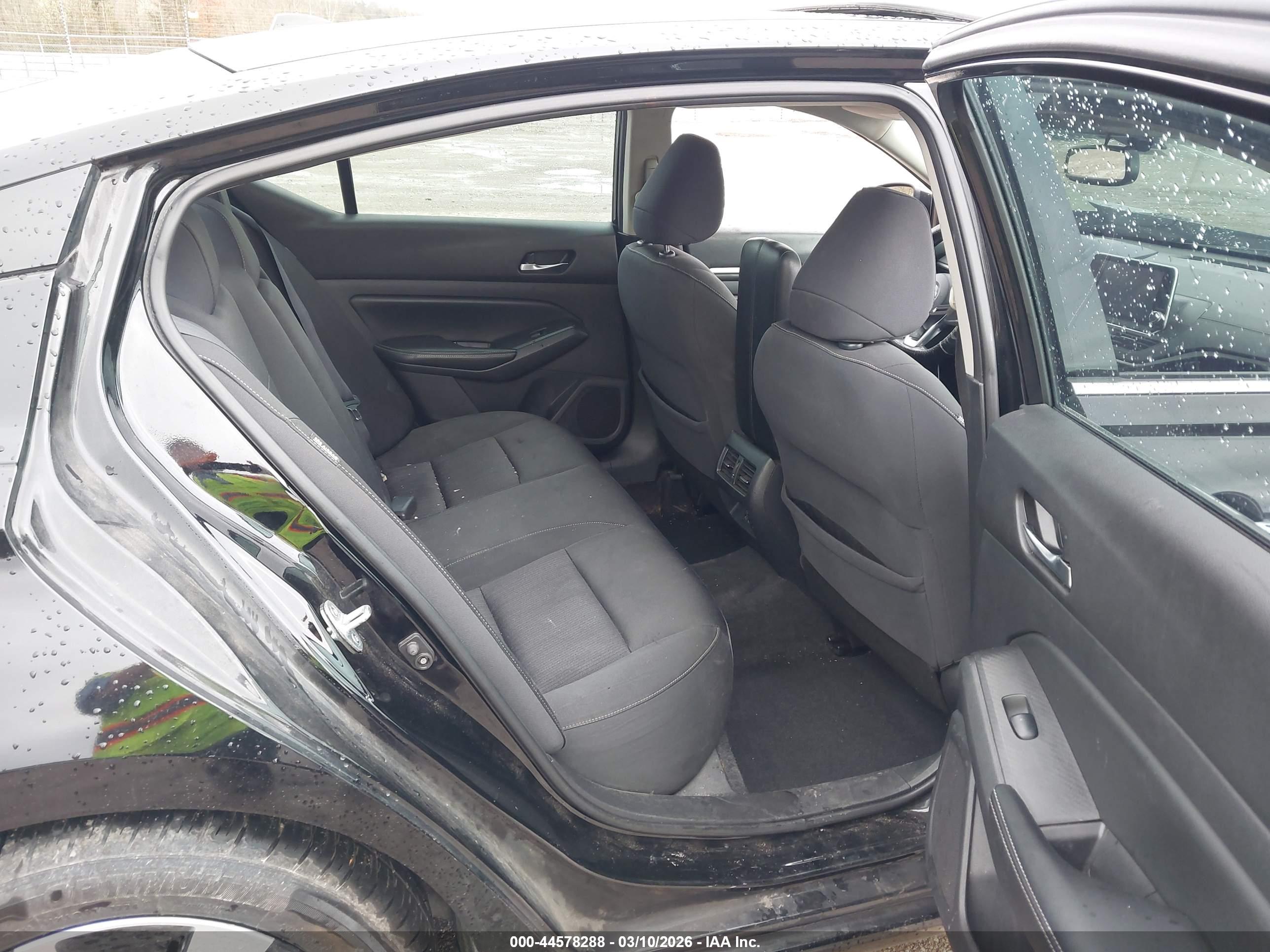 NISSAN ALTIMA image 8