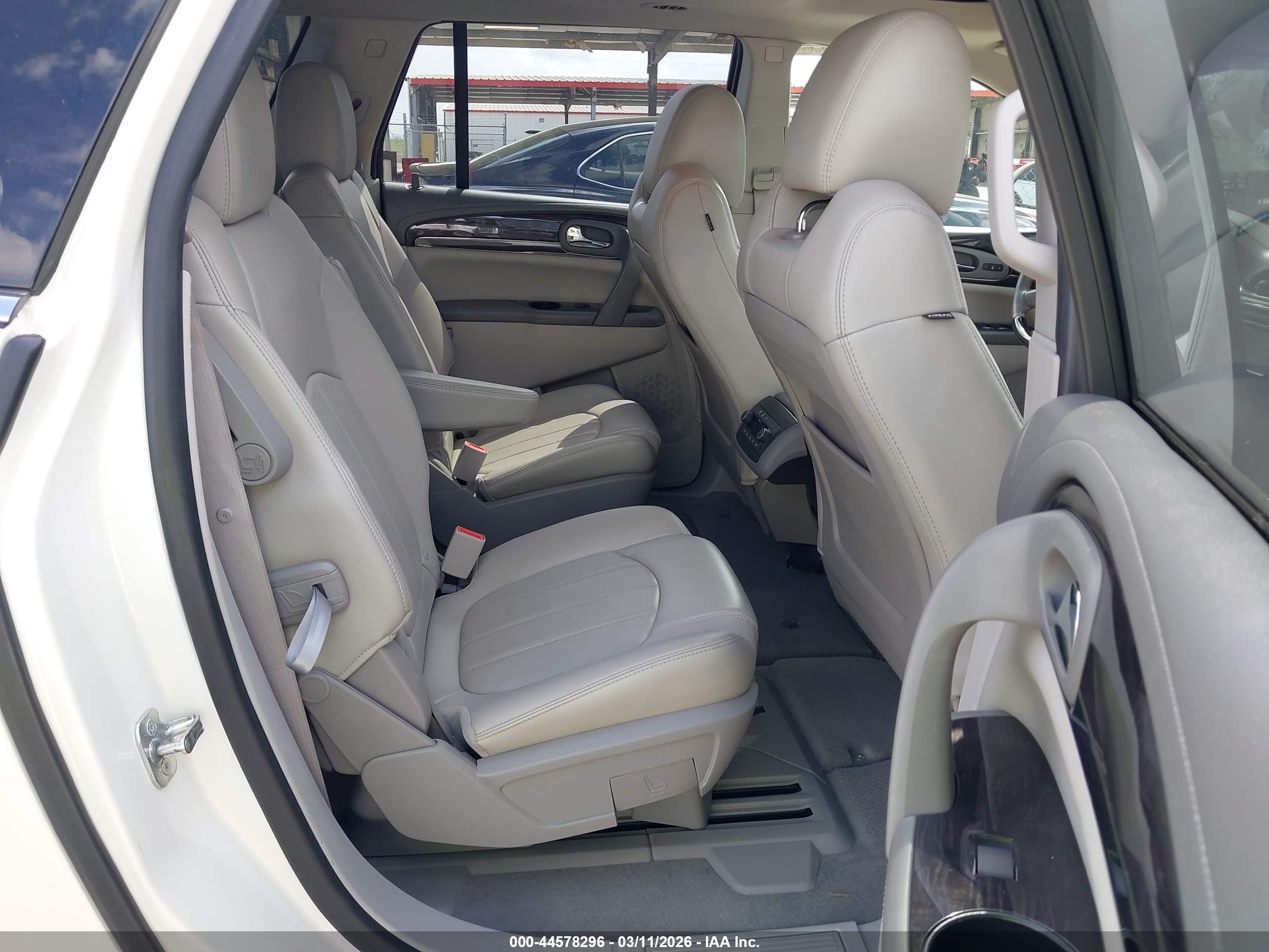 BUICK ENCLAVE image 8