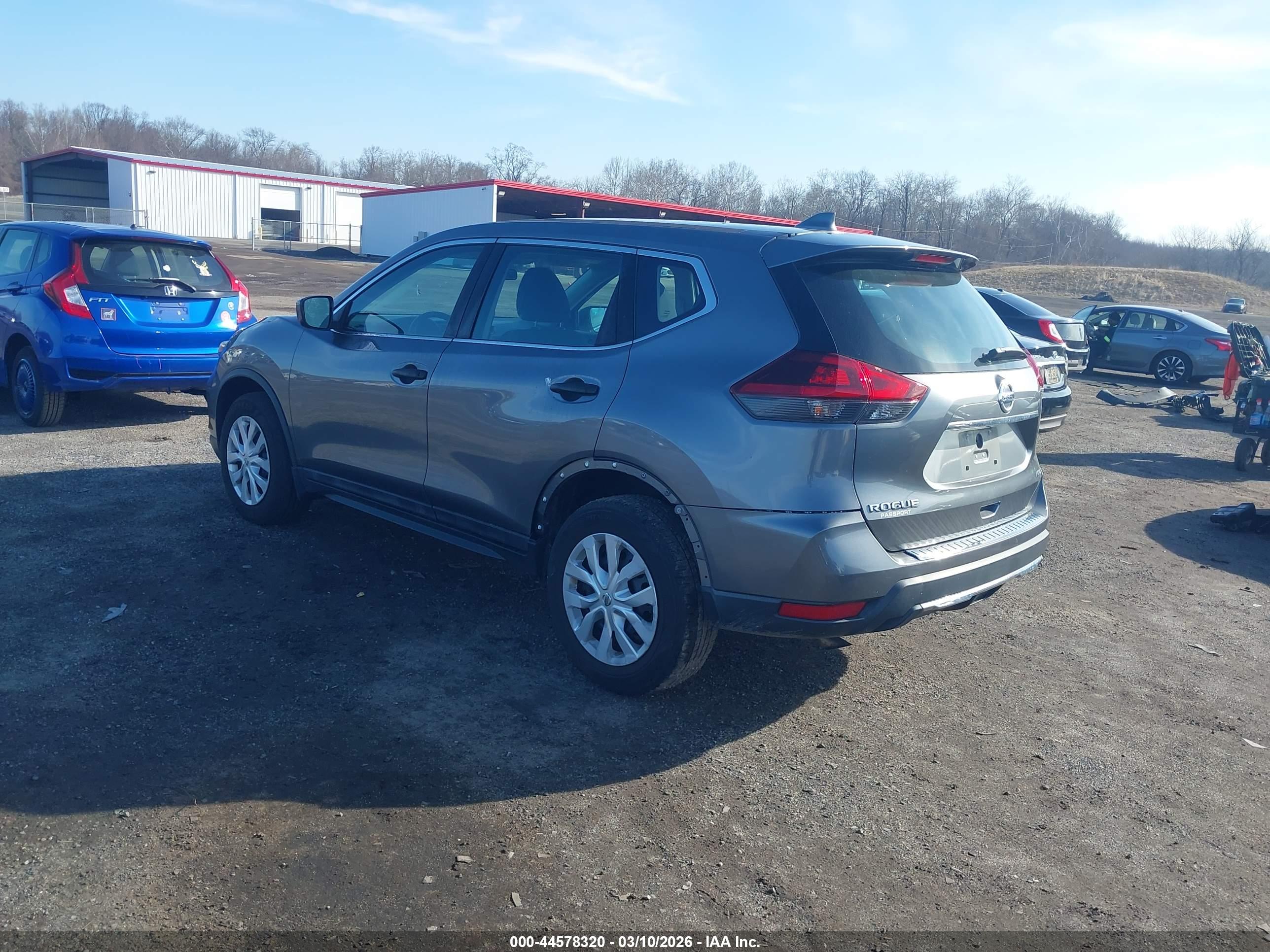 NISSAN ROGUE image 3