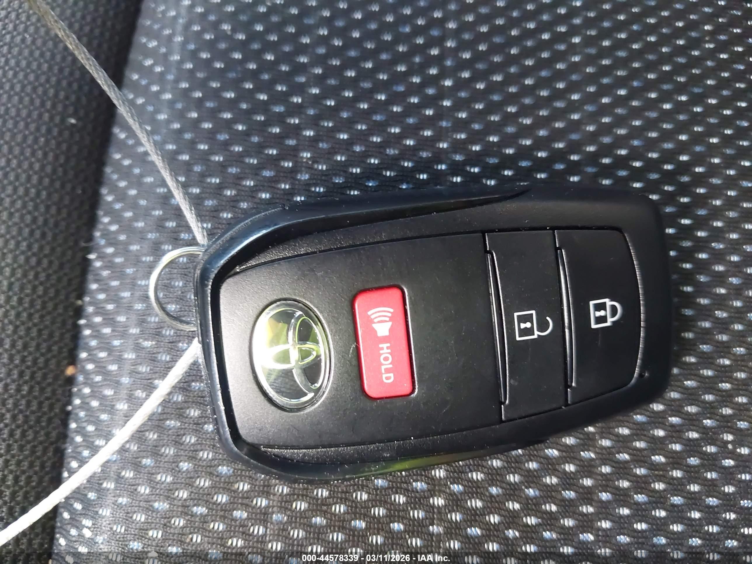 TOYOTA COROLLA image 11