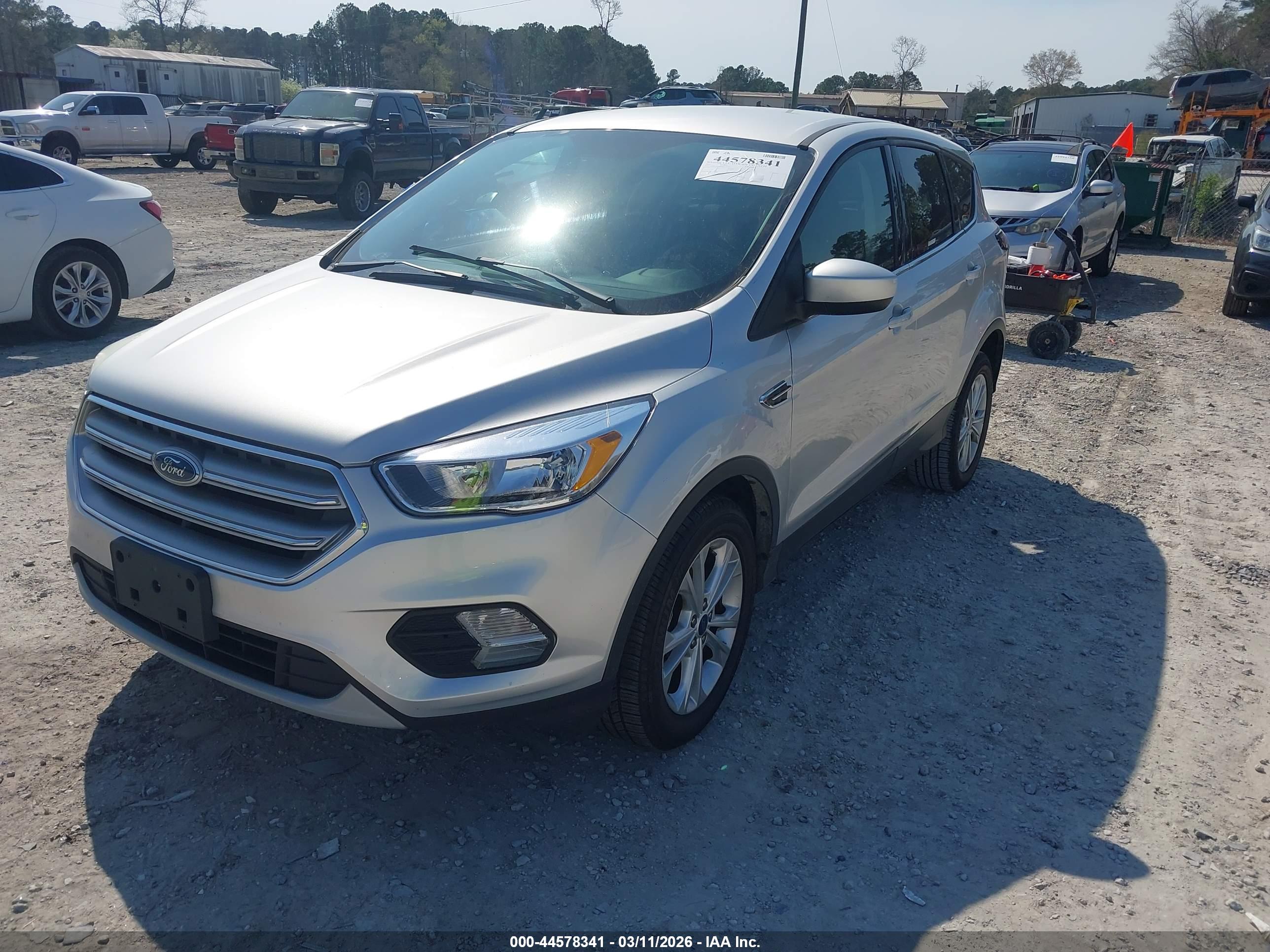 FORD ESCAPE image 2