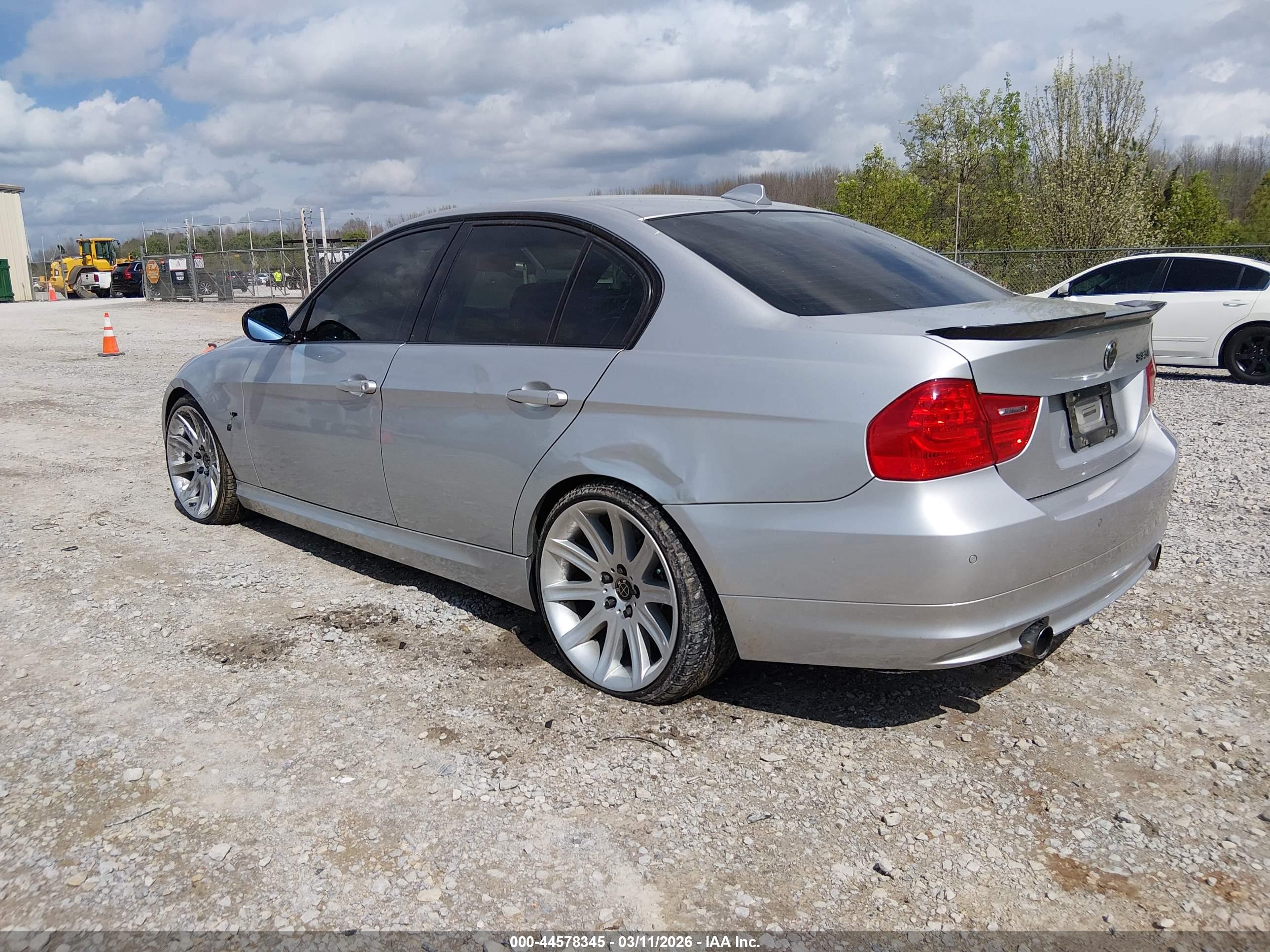 BMW 335I image 3