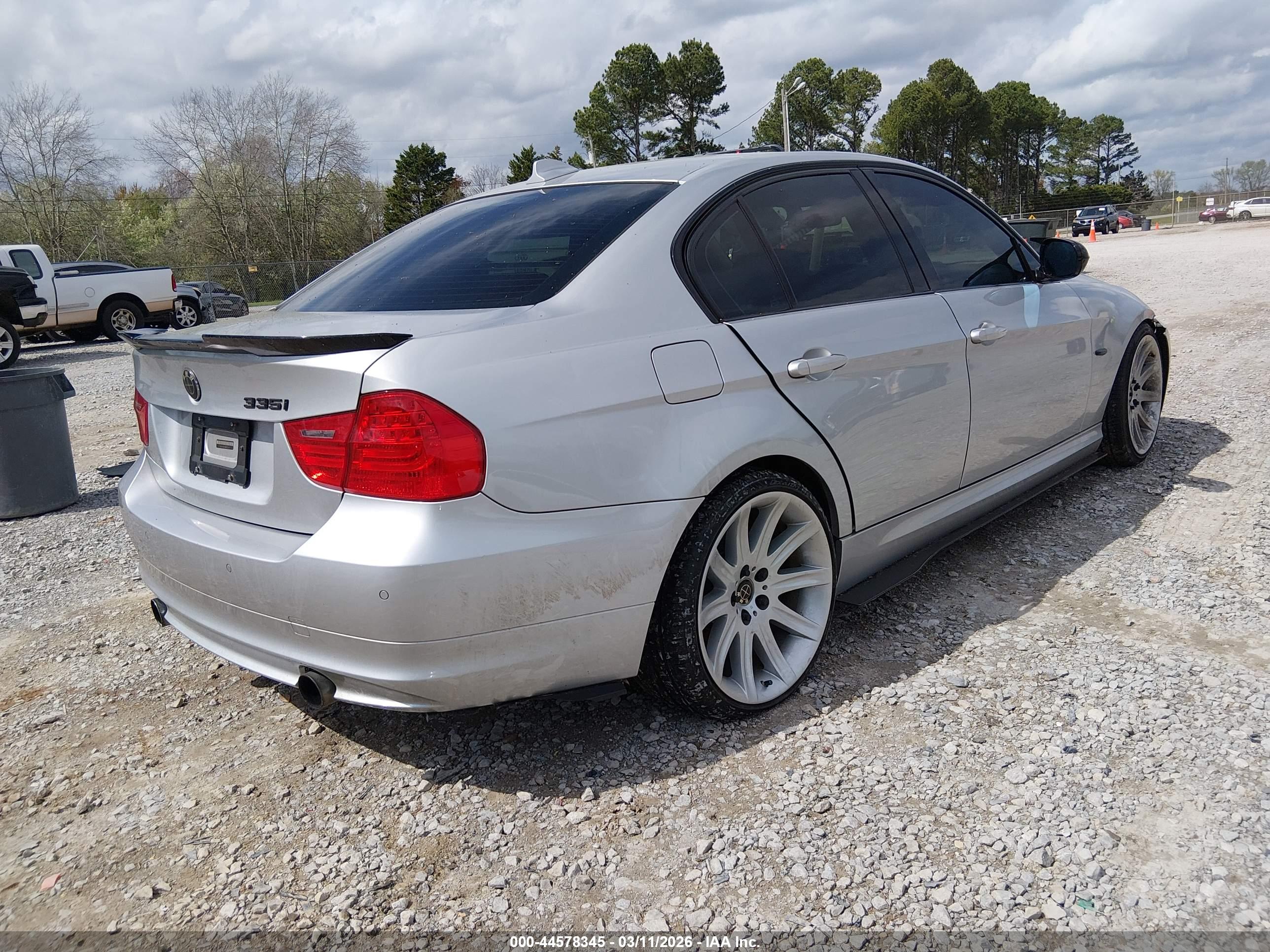 BMW 335I image 4