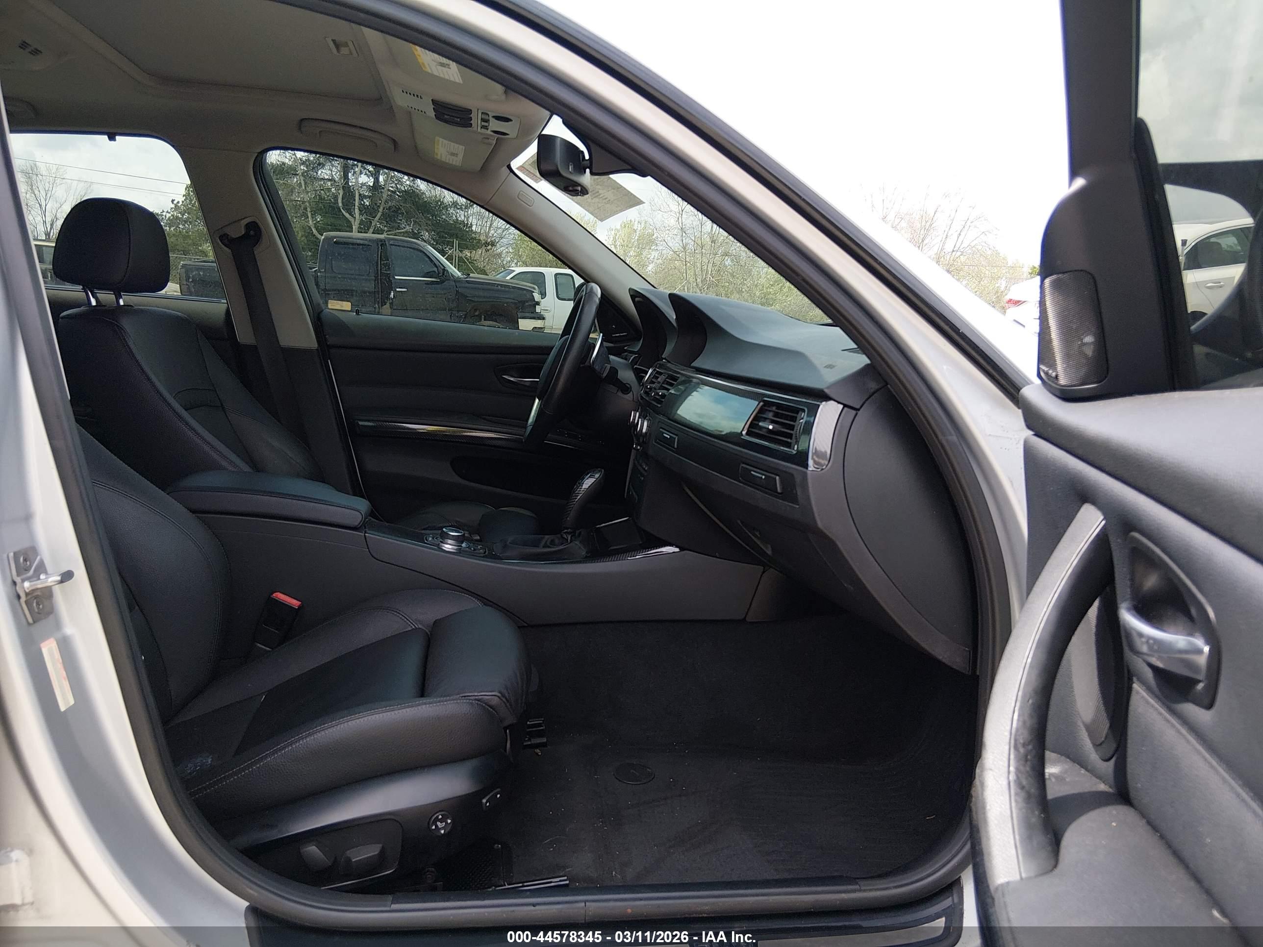 BMW 335I image 5