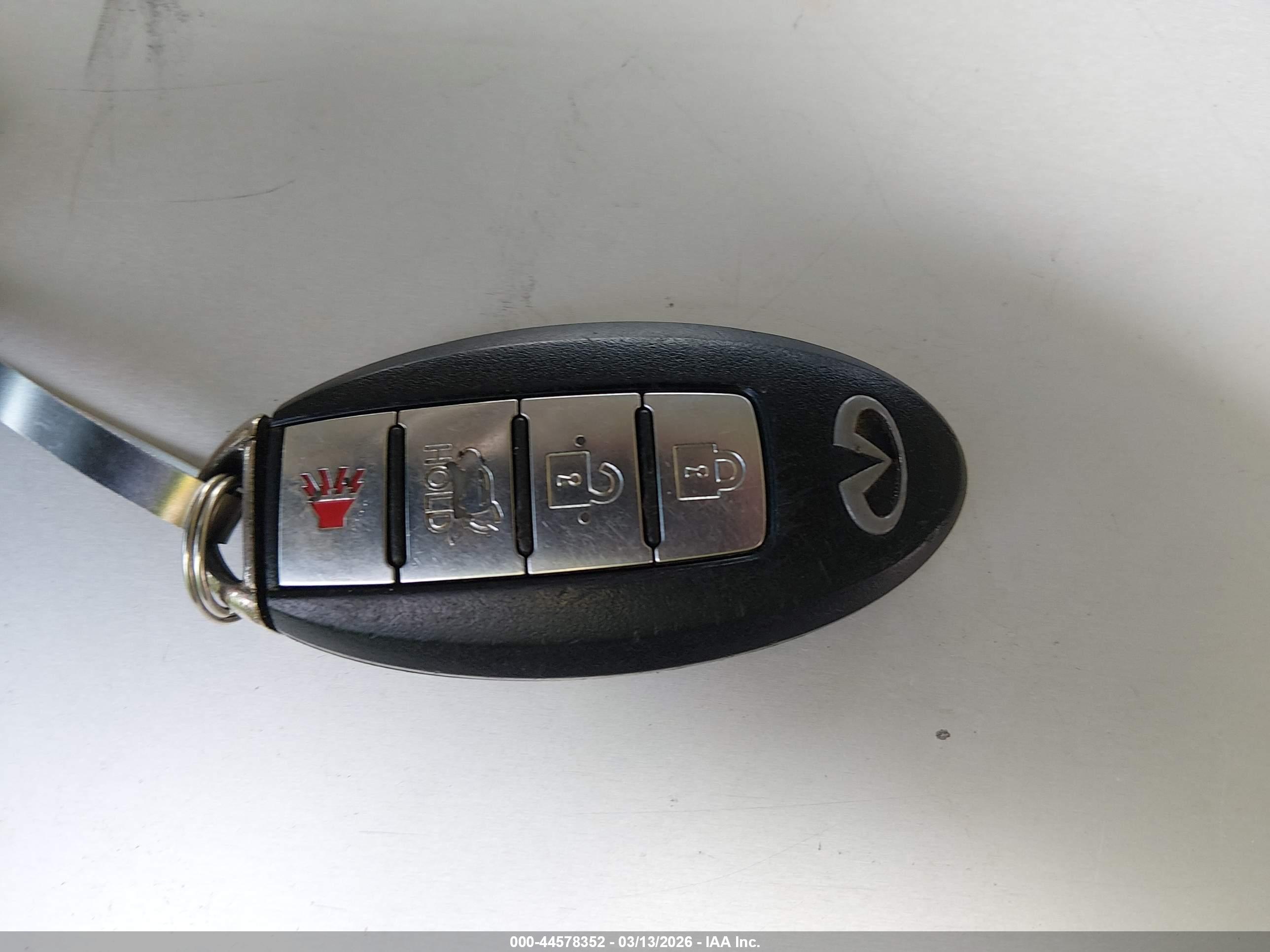 INFINITI QX56 image 11