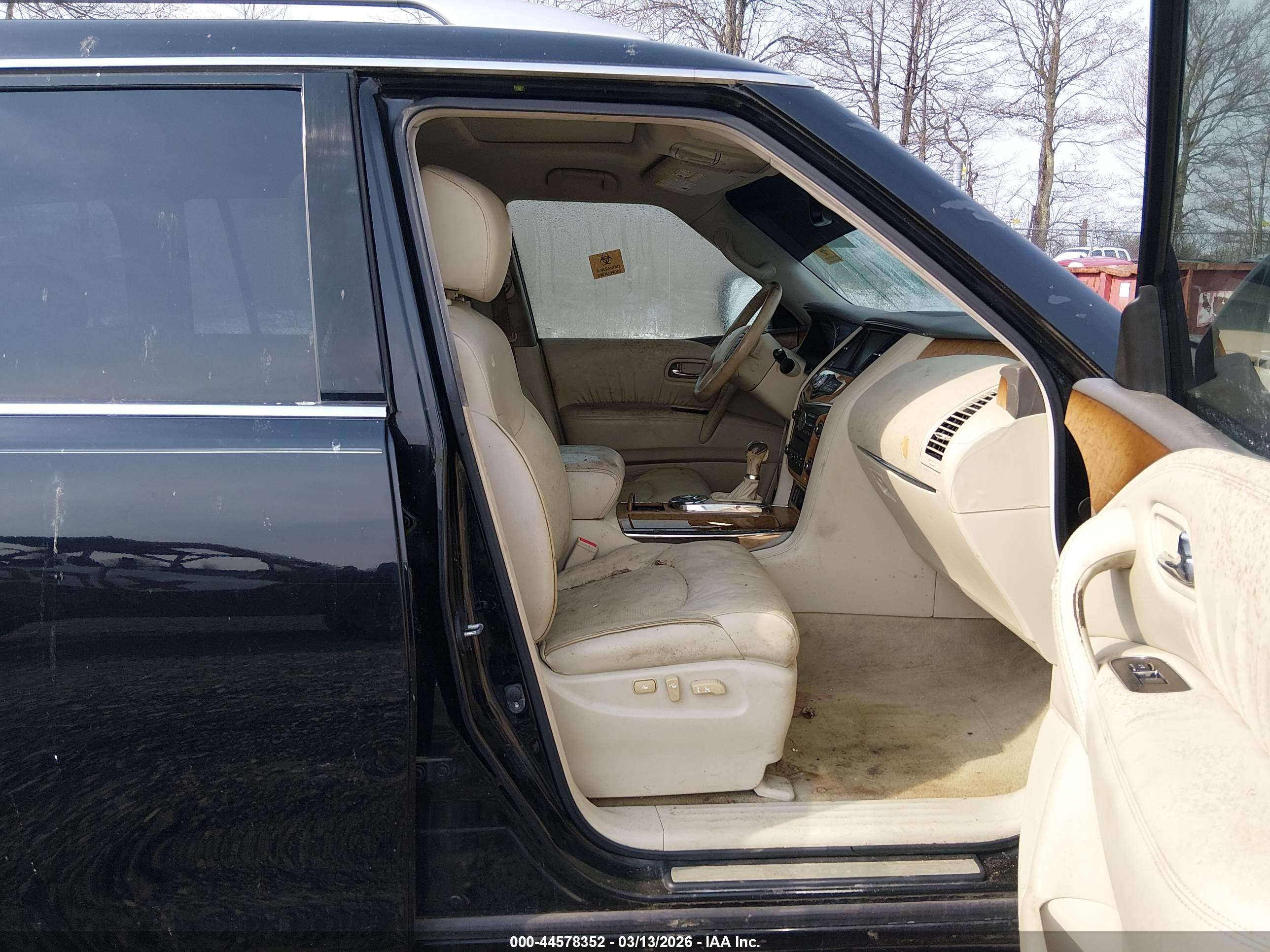 INFINITI QX56 image 5