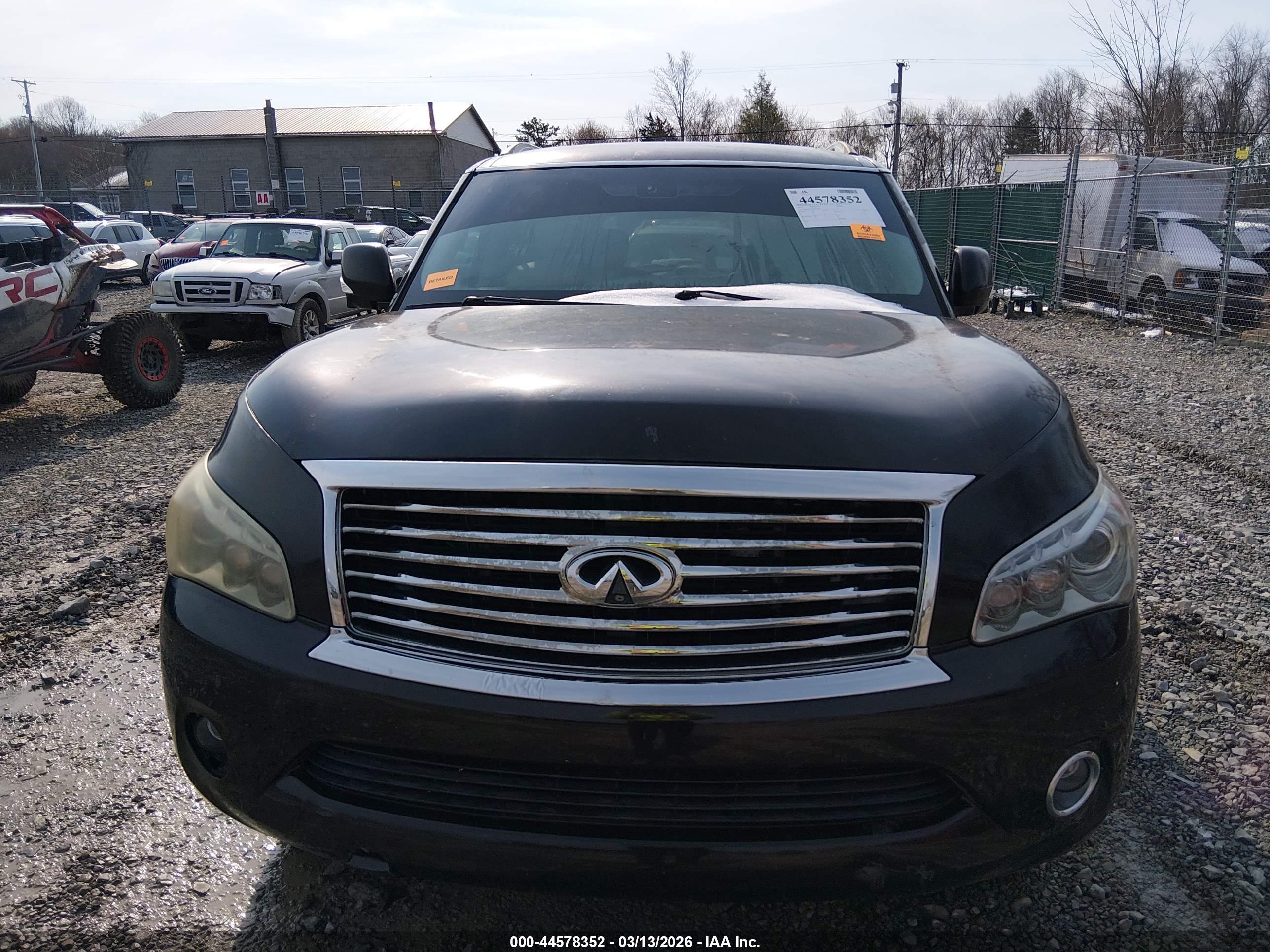INFINITI QX56 image 6