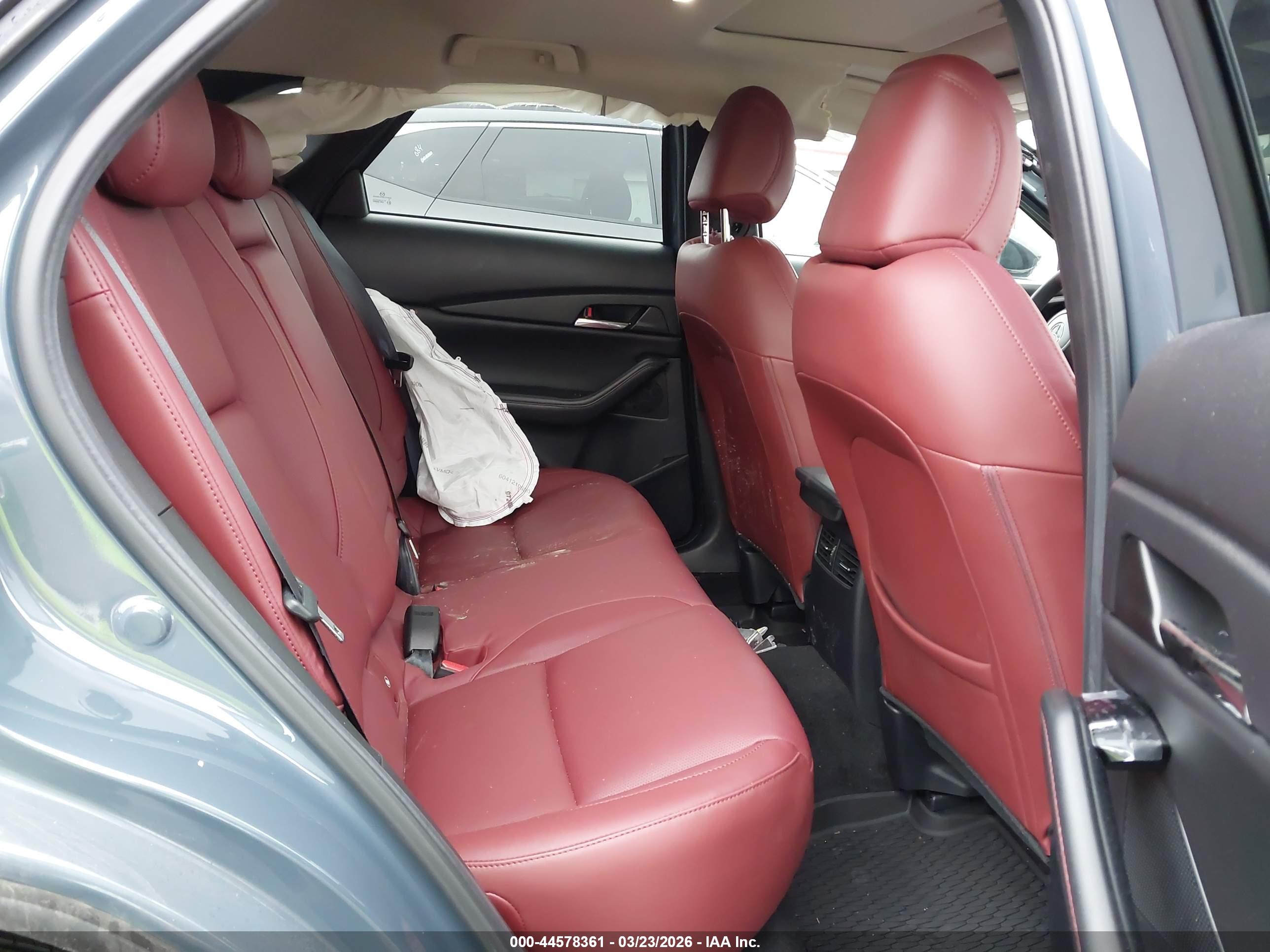 MAZDA CX-30 image 8