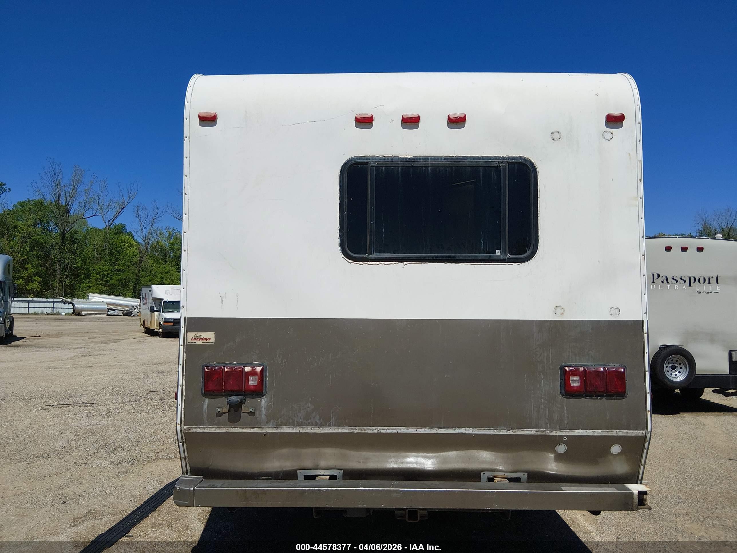 COACHMEN LEPRECHAUN image 8