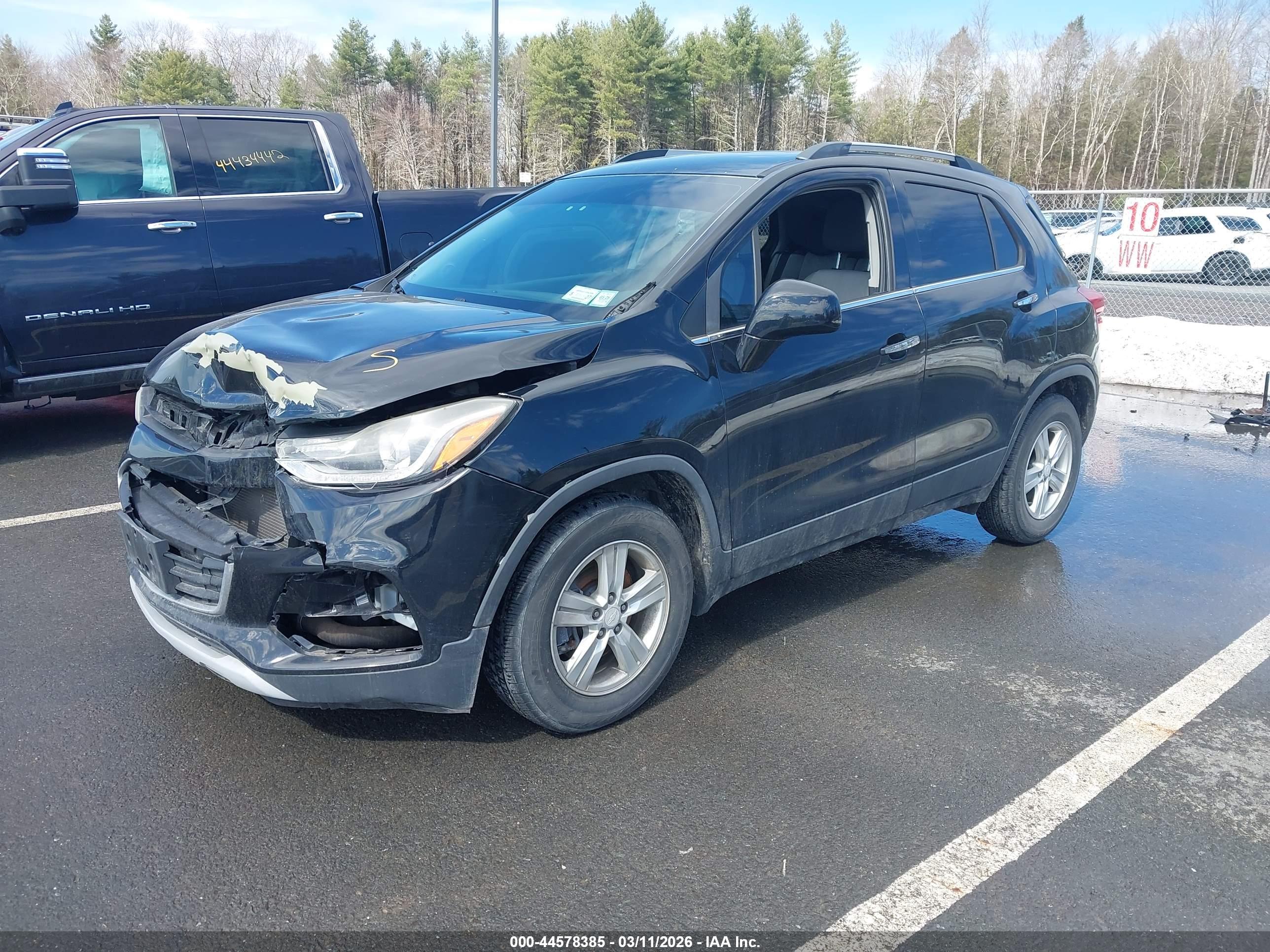 CHEVROLET TRAX image 2