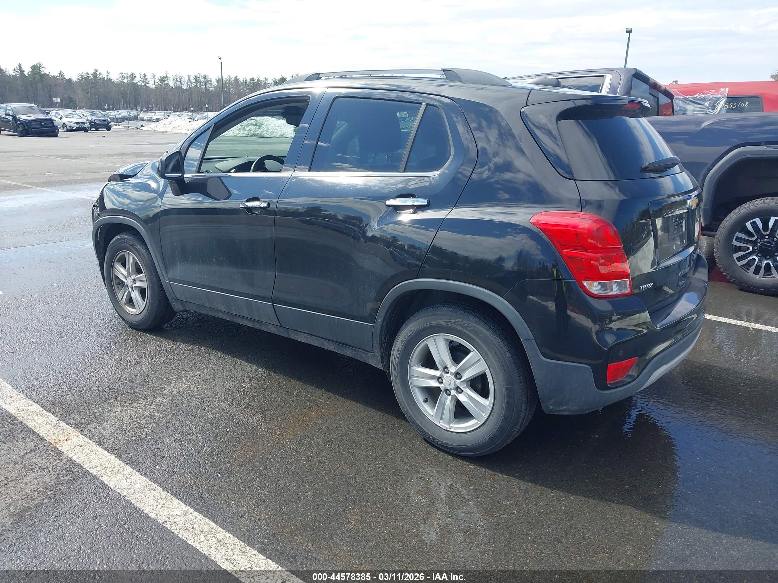 CHEVROLET TRAX image 3