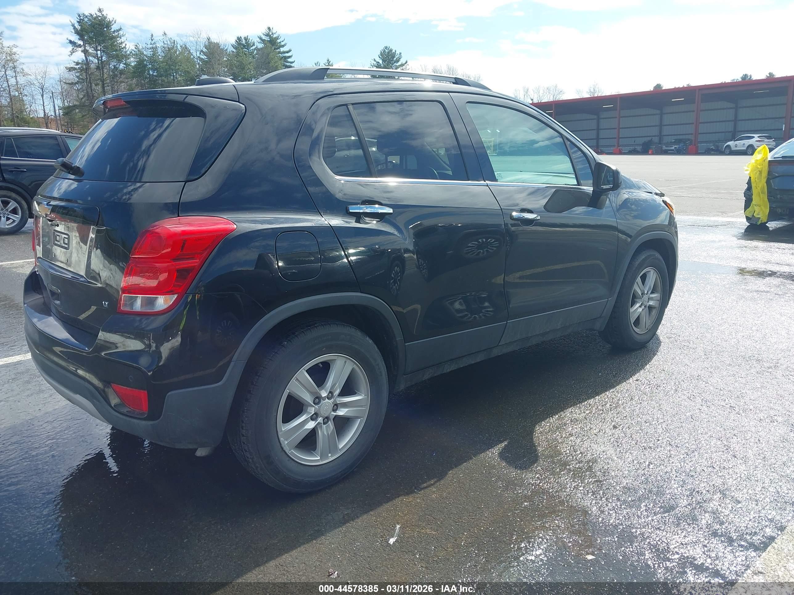 CHEVROLET TRAX image 4