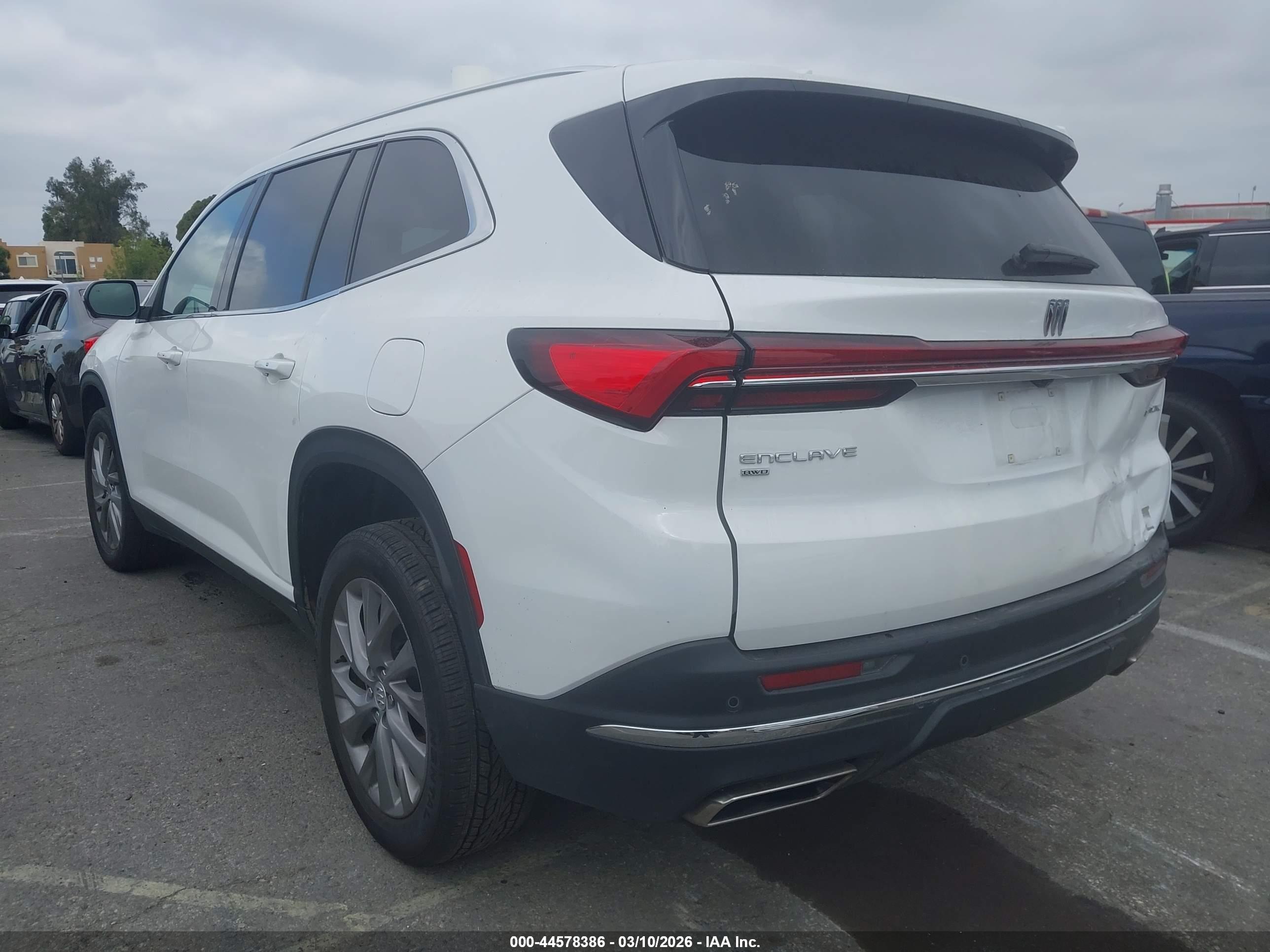 BUICK ENCLAVE image 3