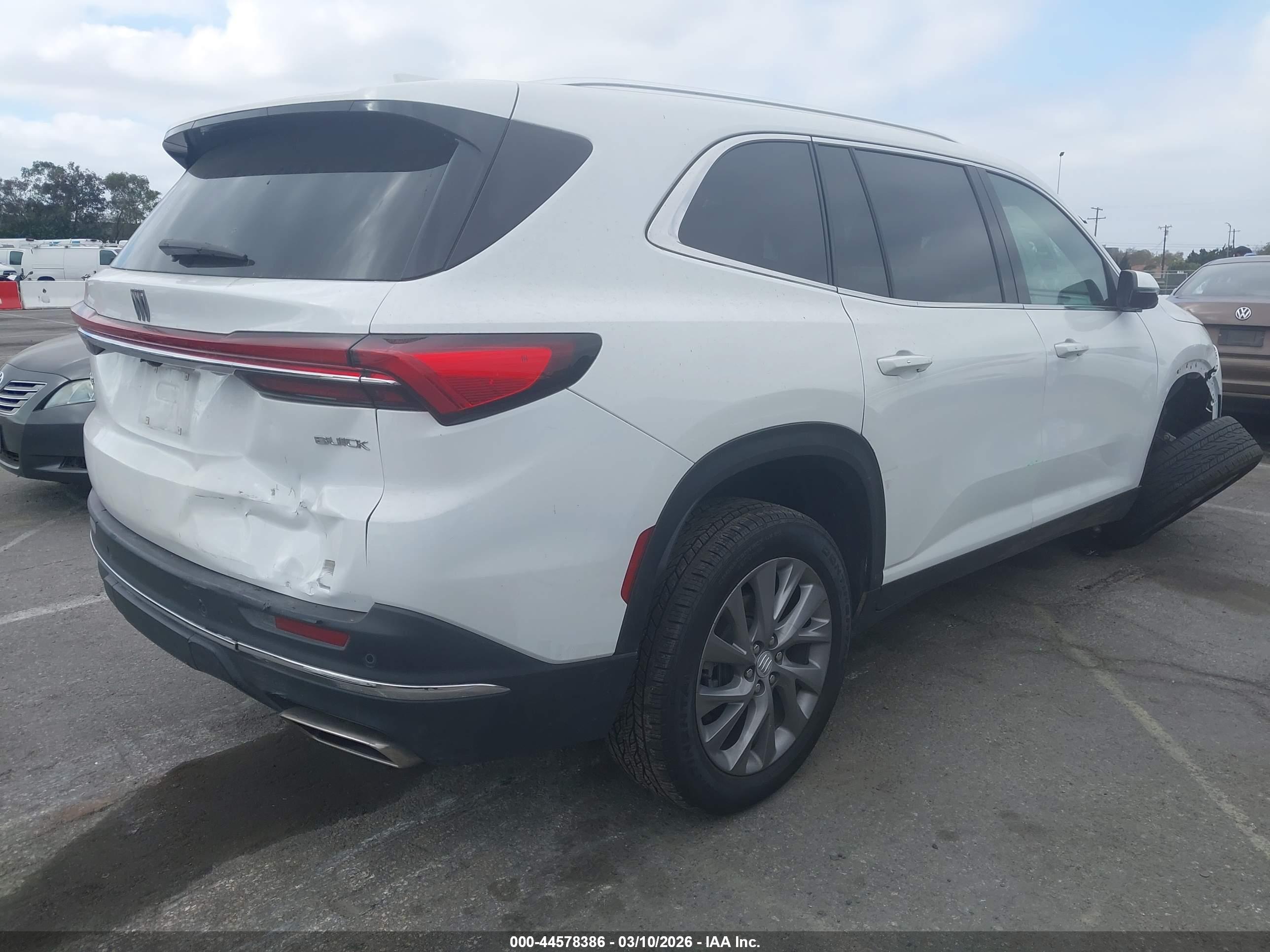 BUICK ENCLAVE image 4