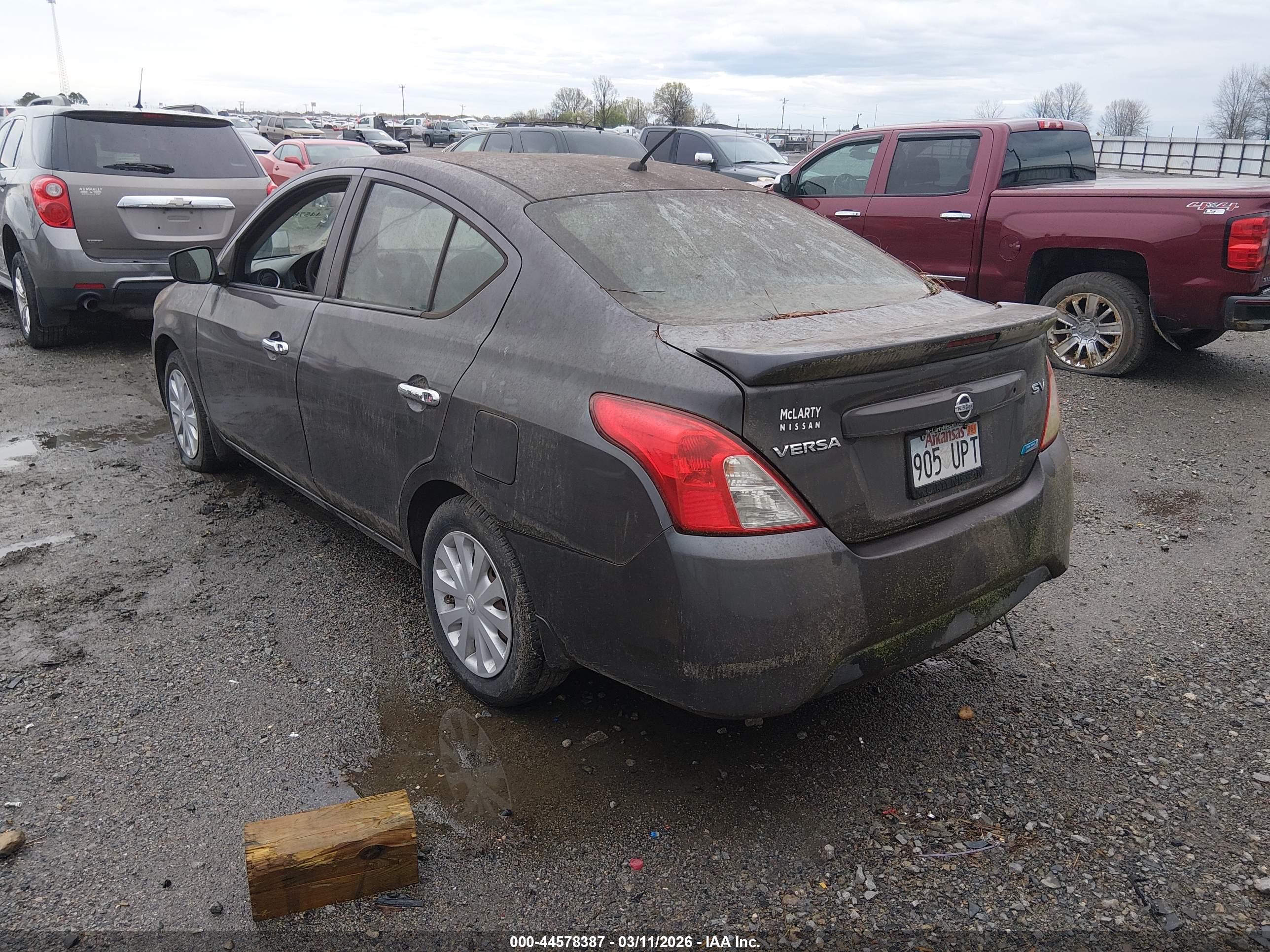 NISSAN VERSA image 3