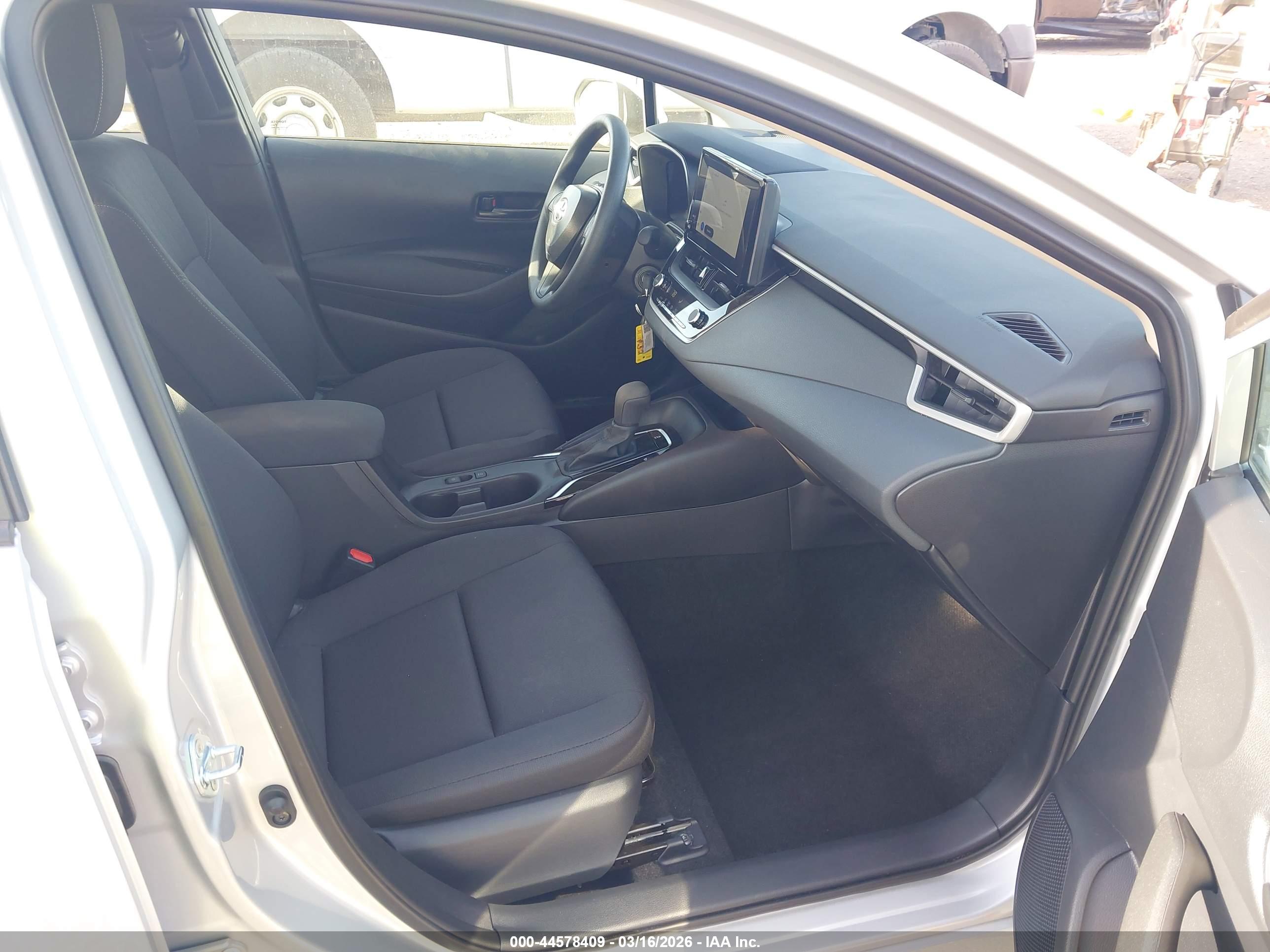 TOYOTA COROLLA image 5