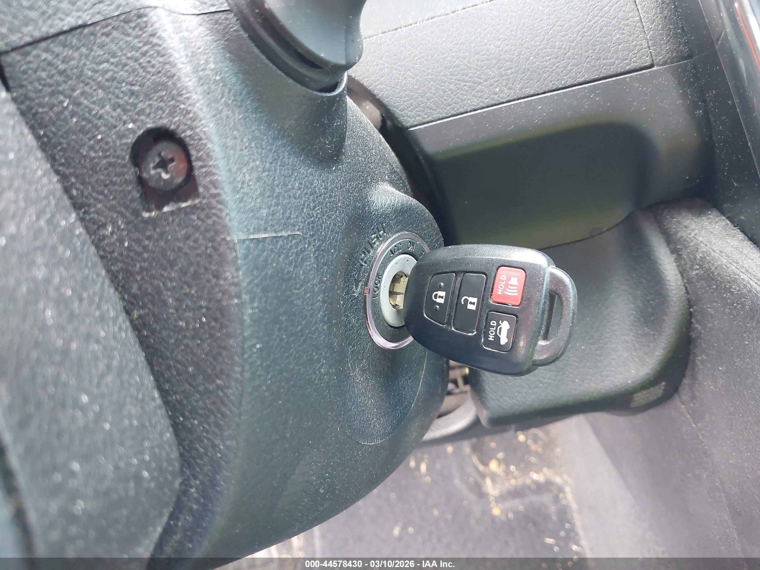 TOYOTA CAMRY image 11