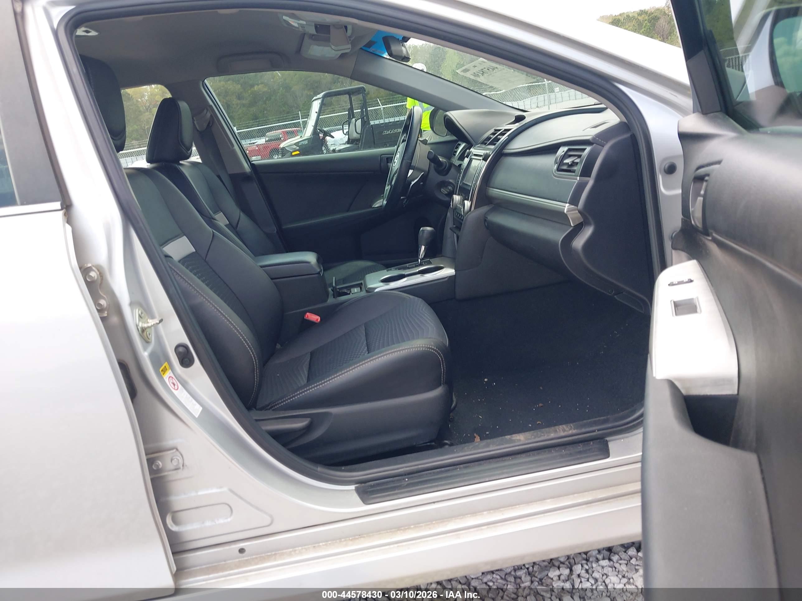 TOYOTA CAMRY image 5
