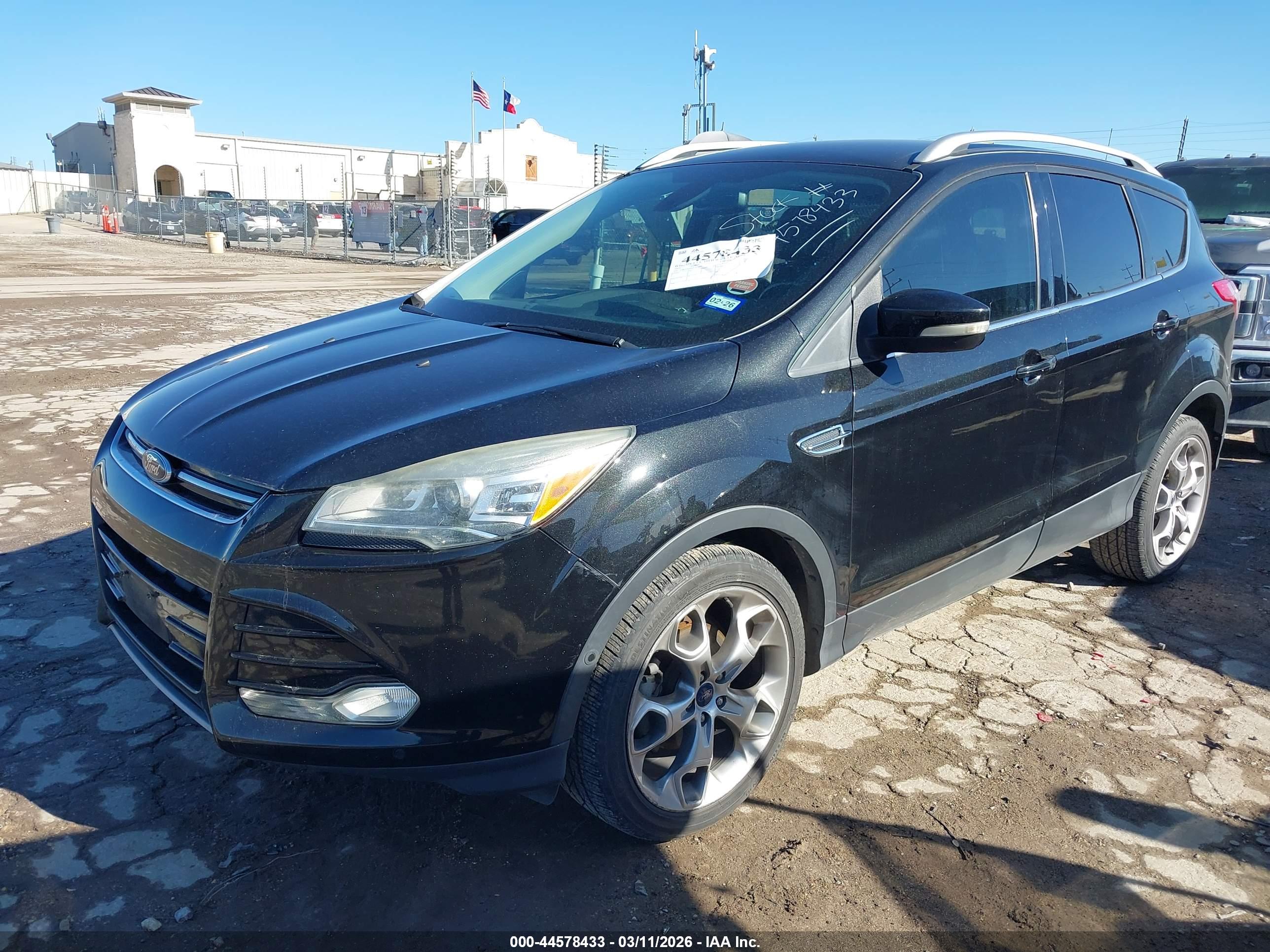 FORD ESCAPE image 2