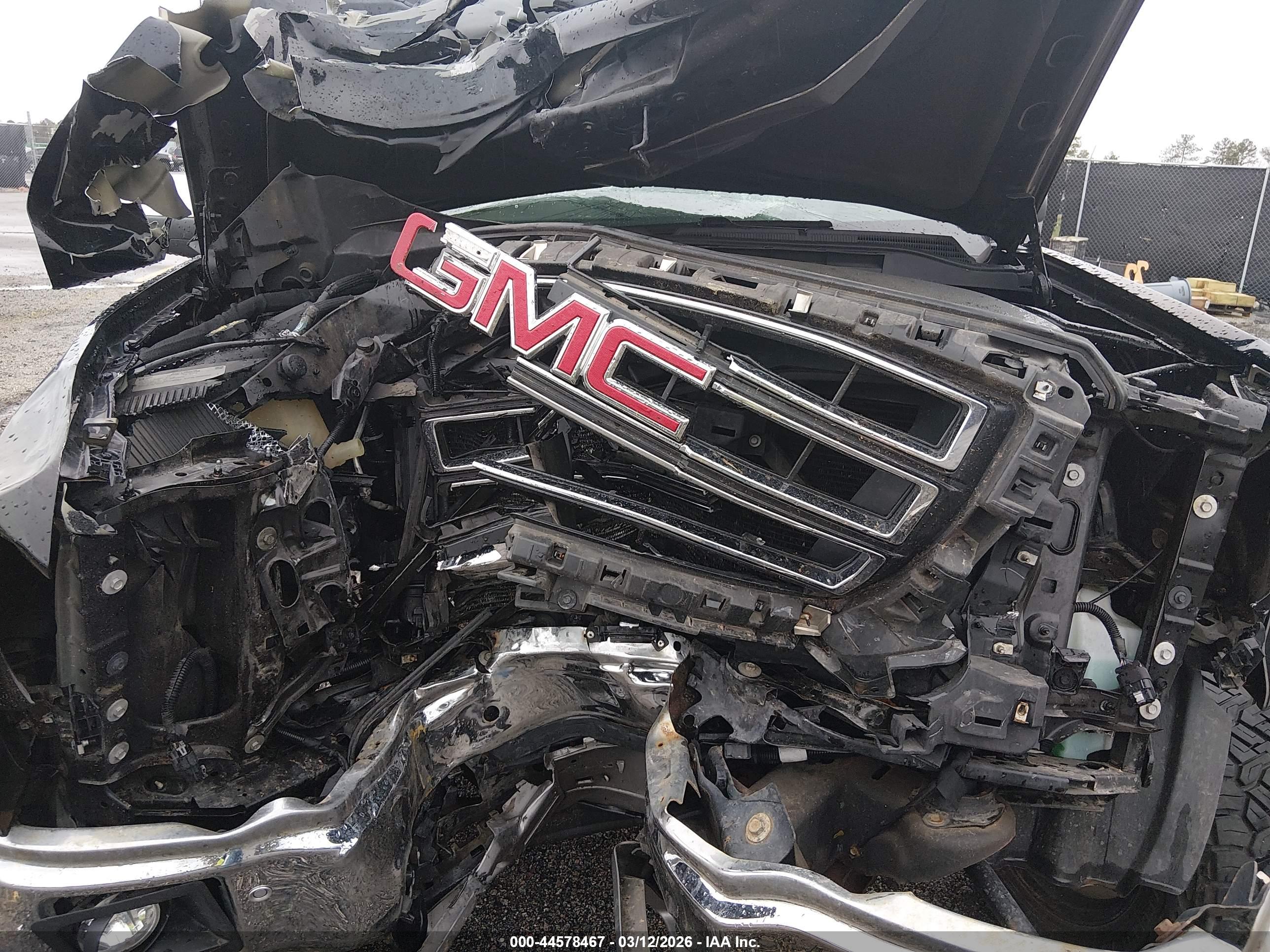GMC SIERRA image 10