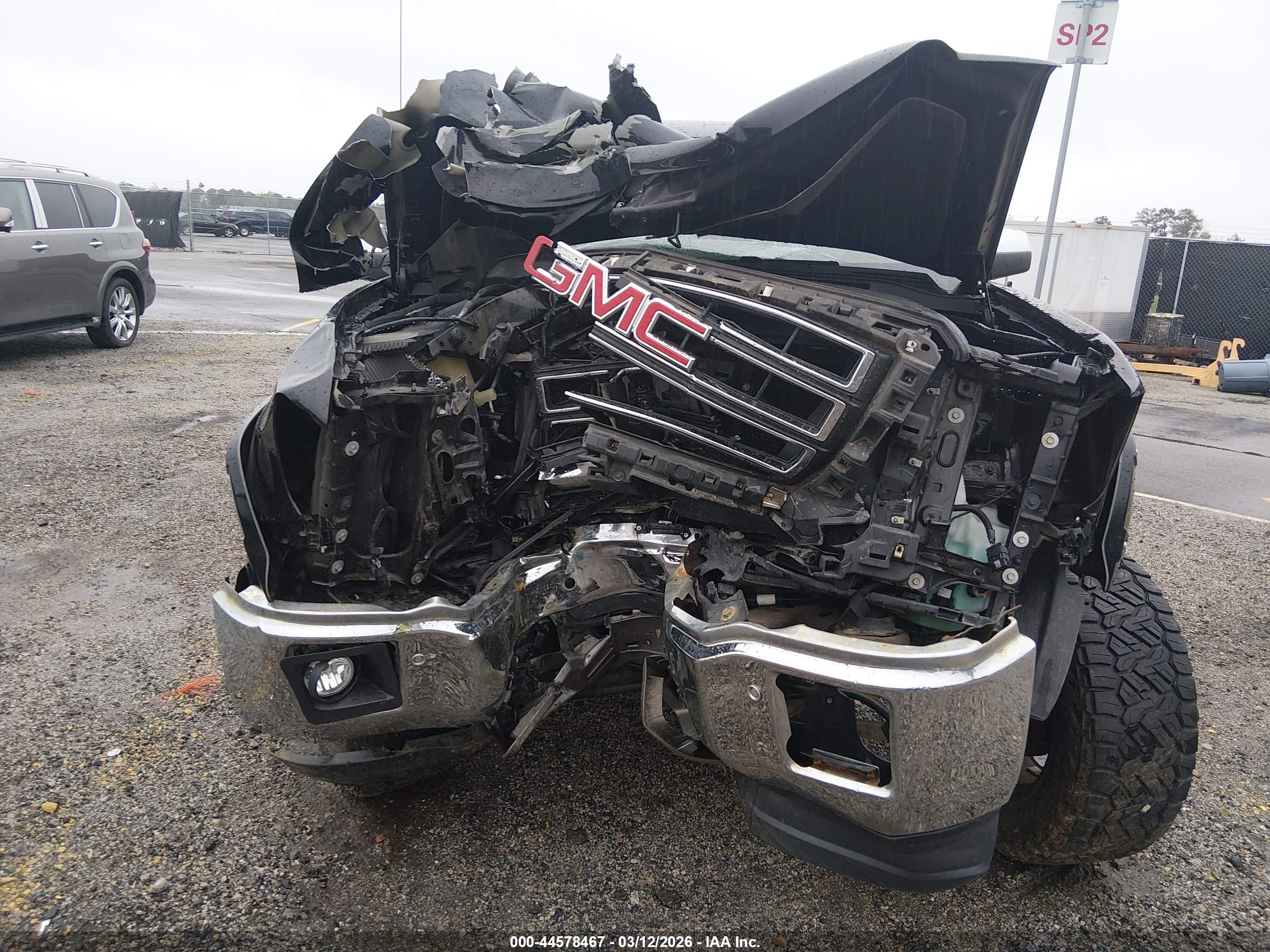 GMC SIERRA image 6