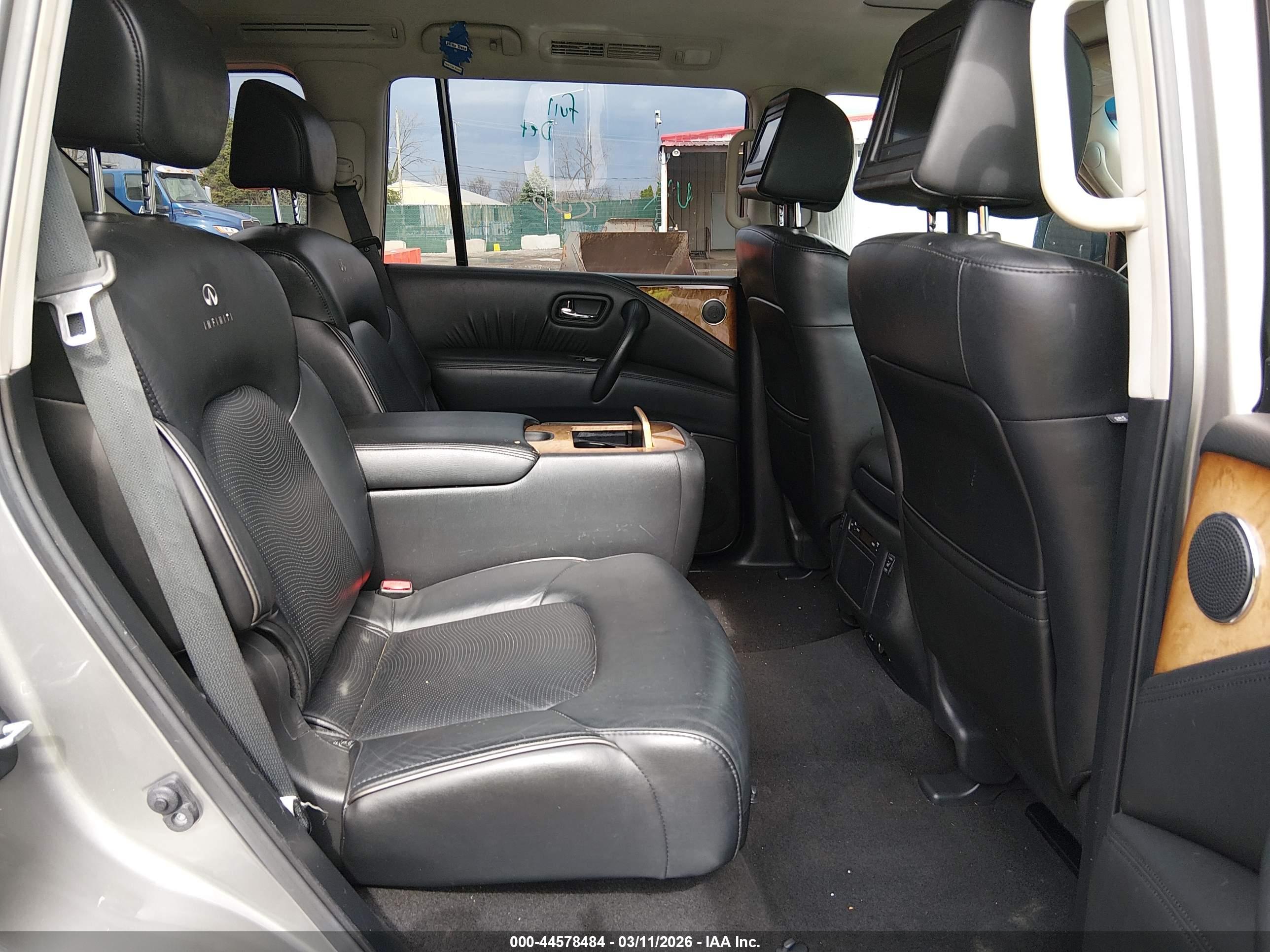 INFINITI QX80 image 8
