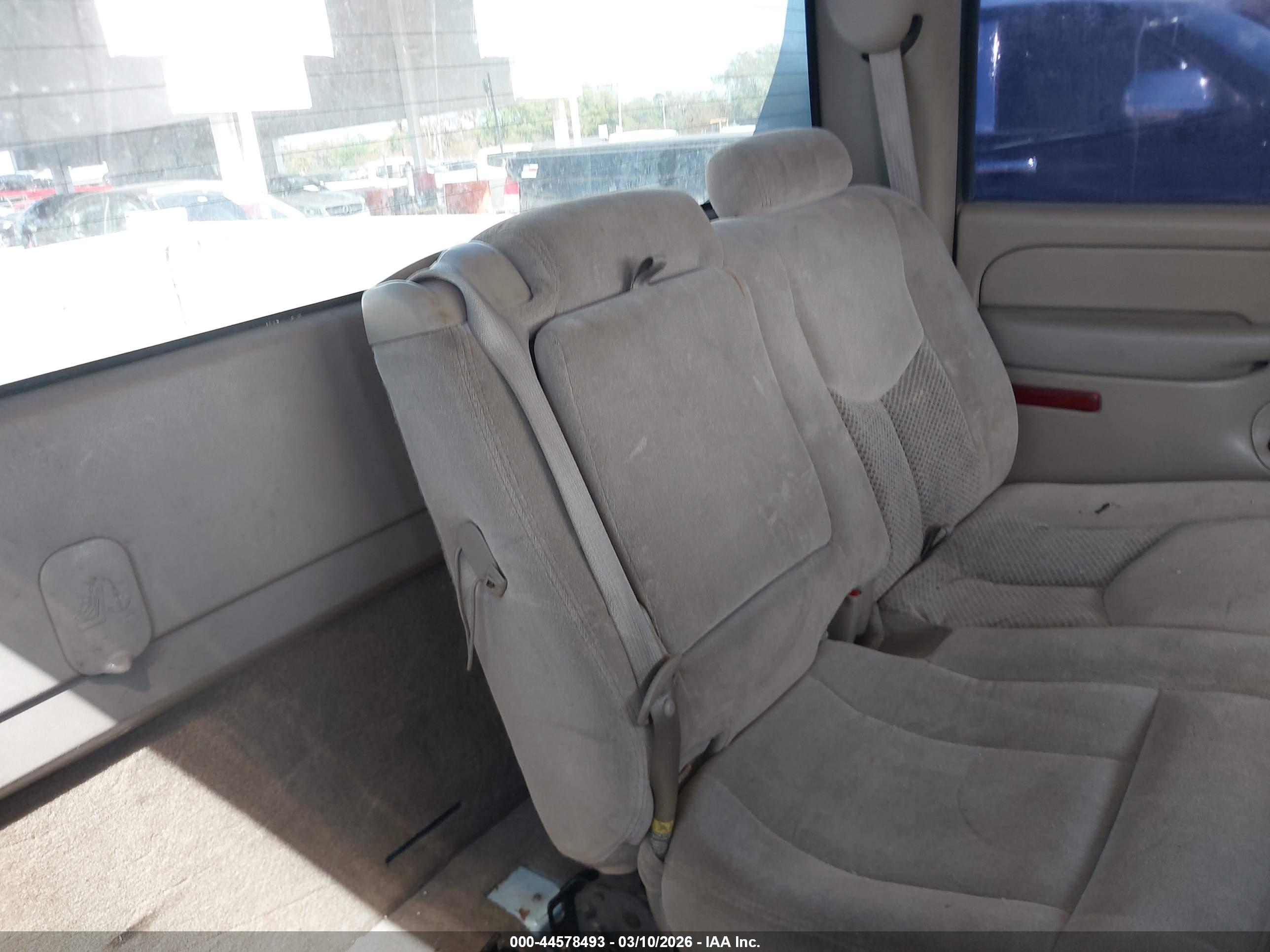 CHEVROLET SILVERADO image 8