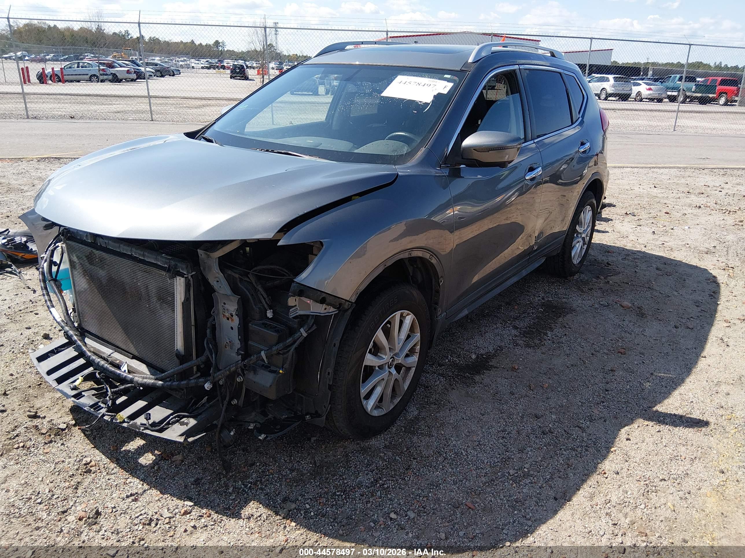 NISSAN ROGUE image 2