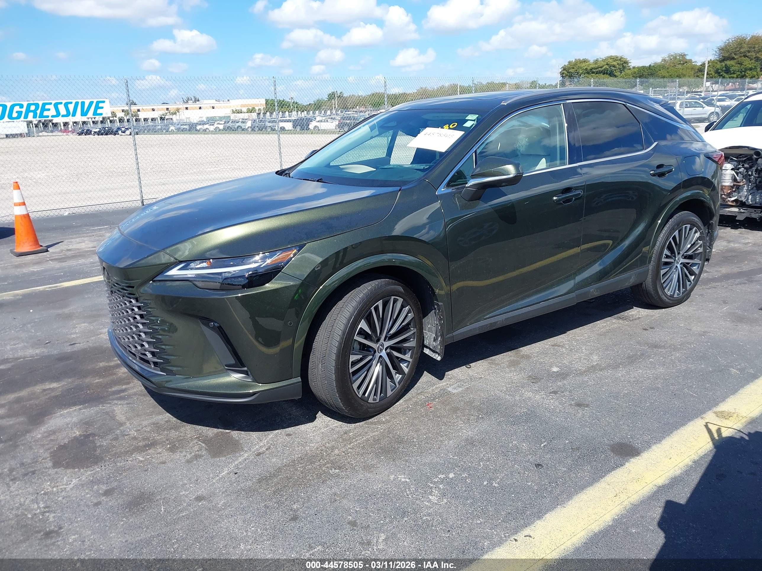 LEXUS RX image 2