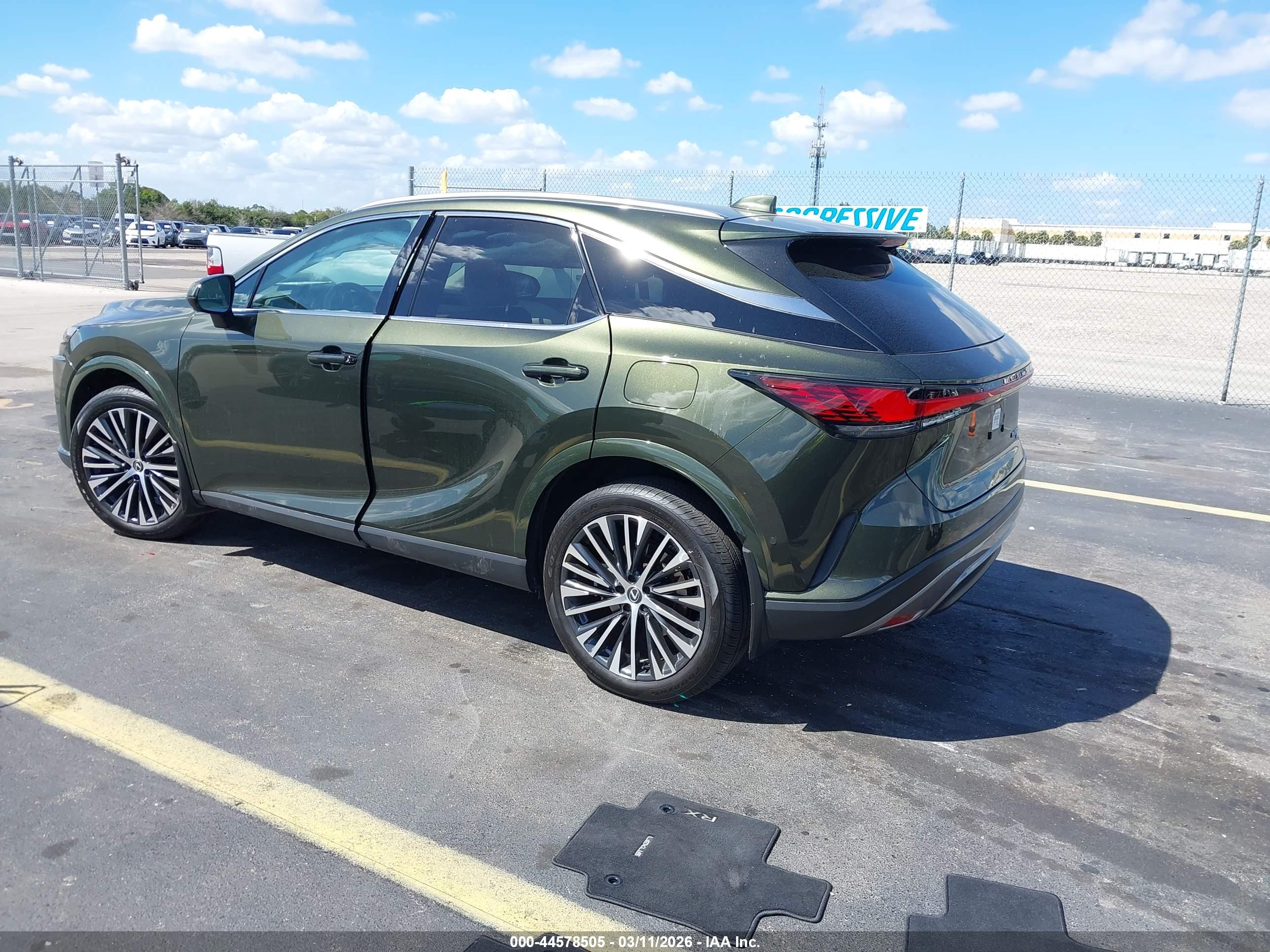 LEXUS RX image 3