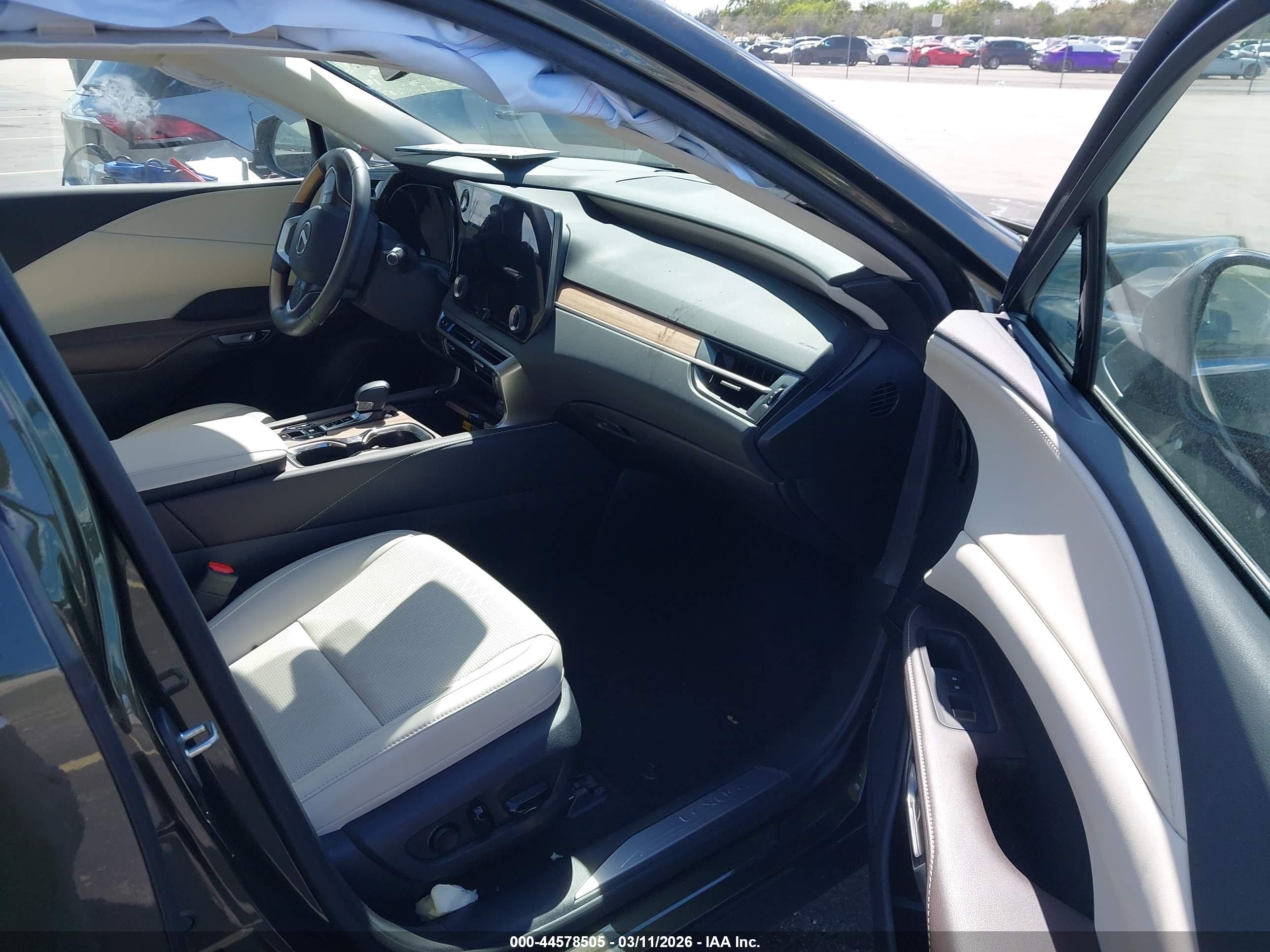 LEXUS RX image 5