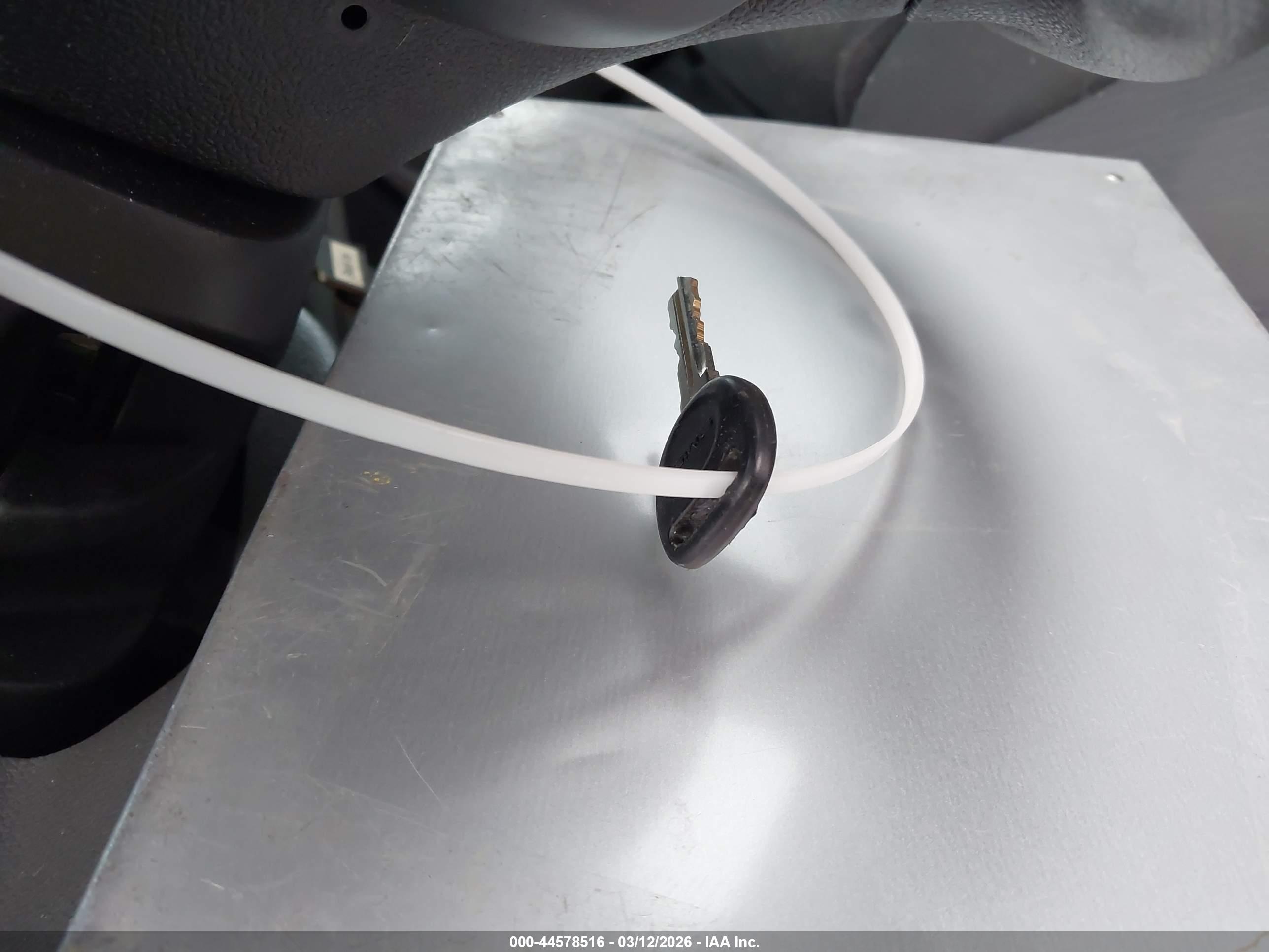GMC SIERRA image 11