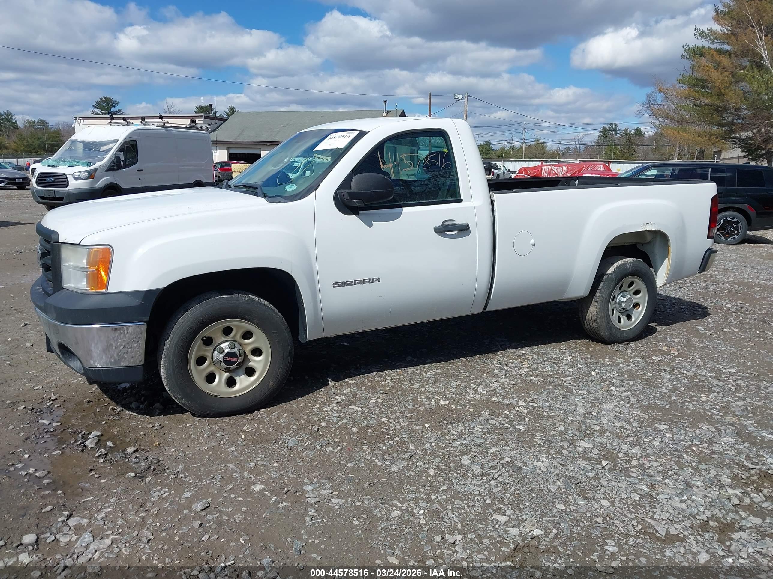 GMC SIERRA image 2