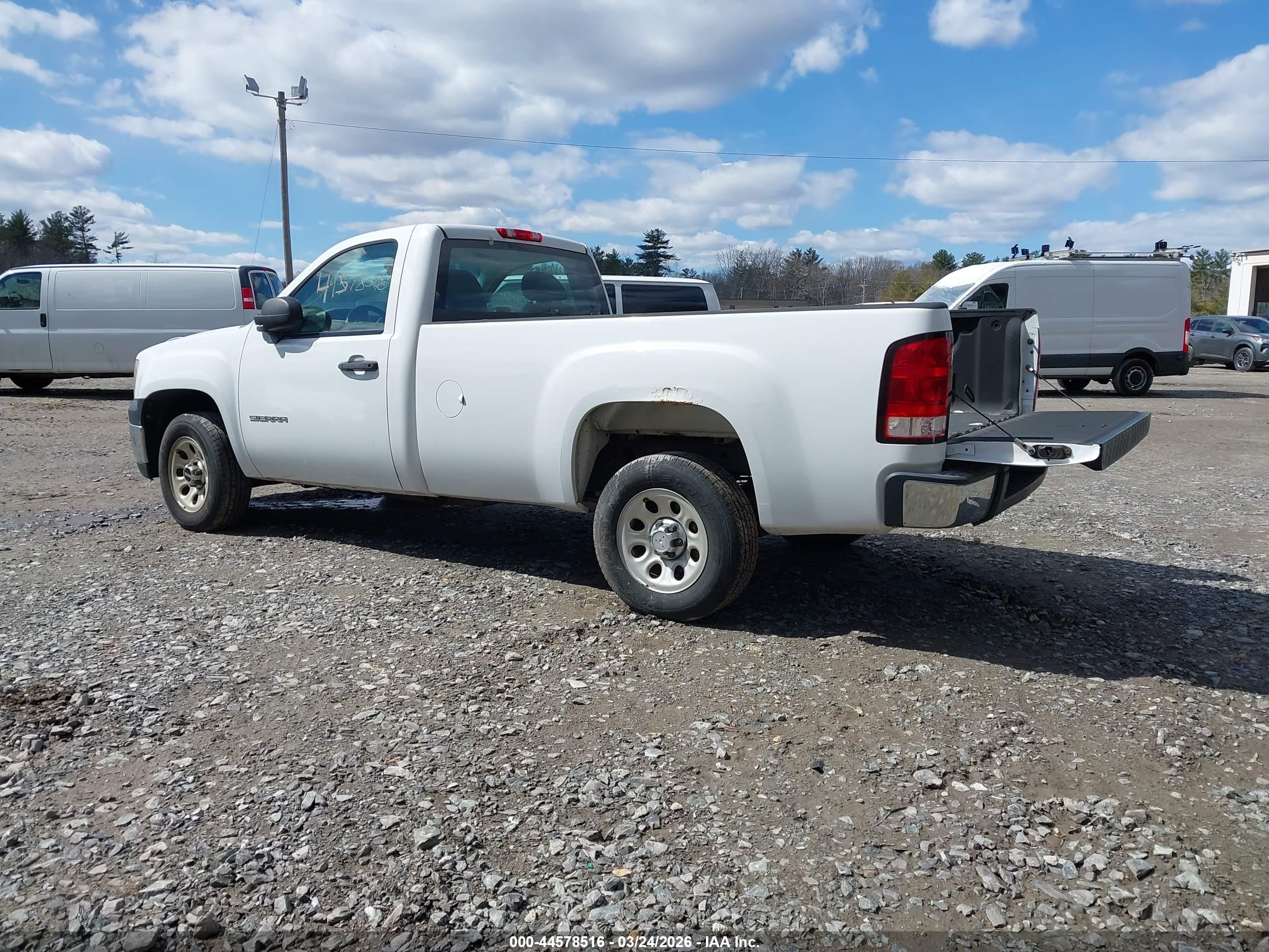 GMC SIERRA image 3