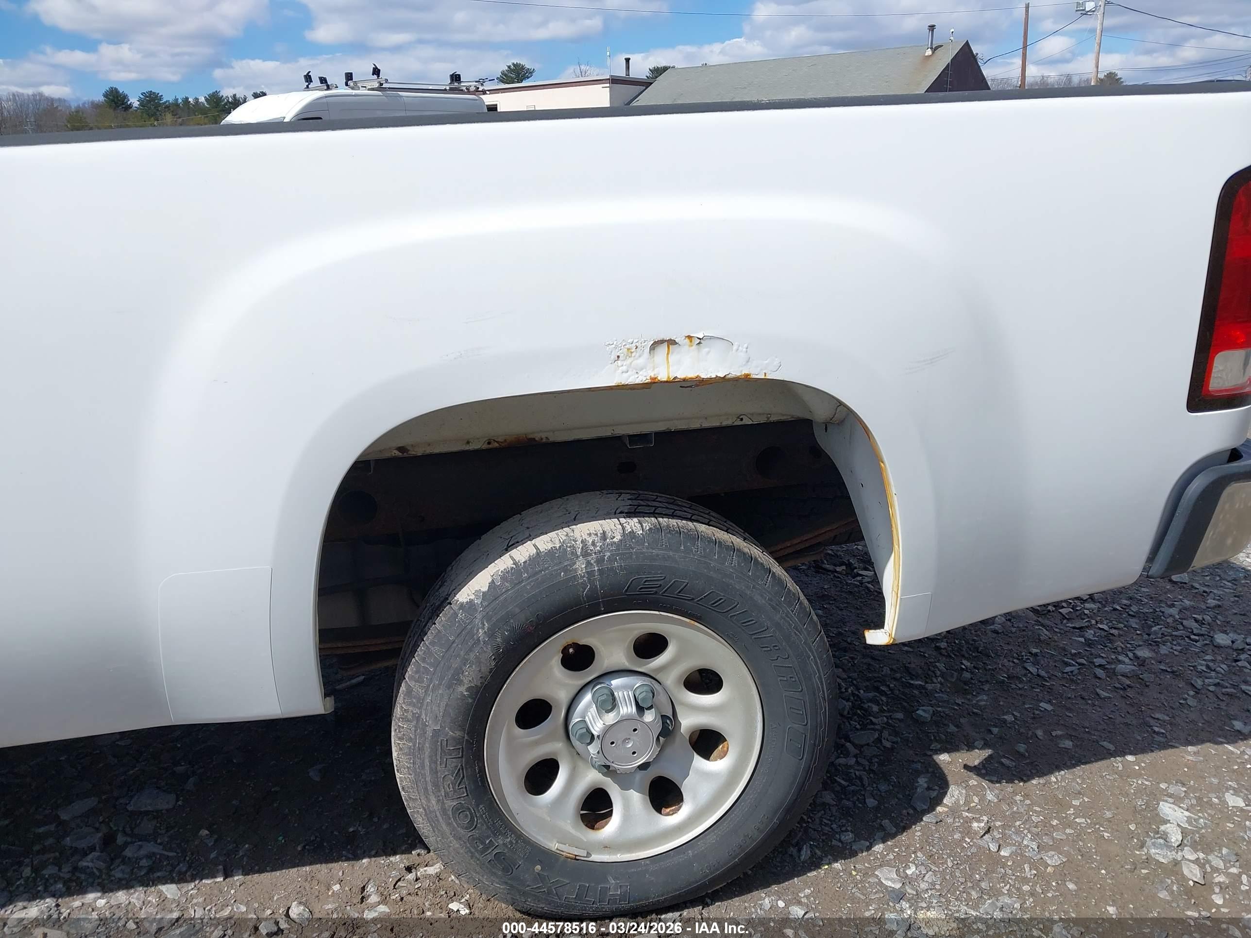GMC SIERRA image 6