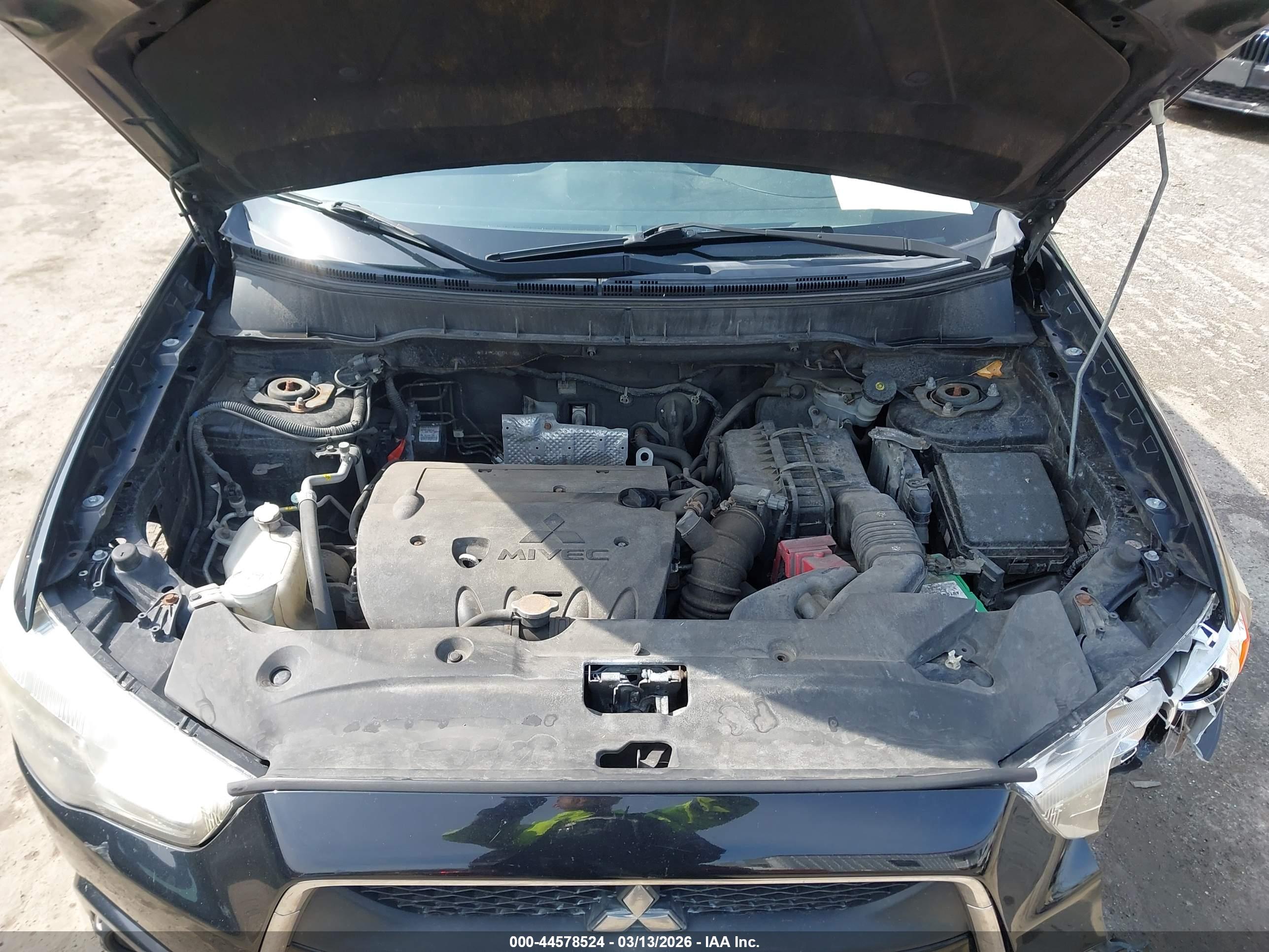 MITSUBISHI OUTLANDER image 10