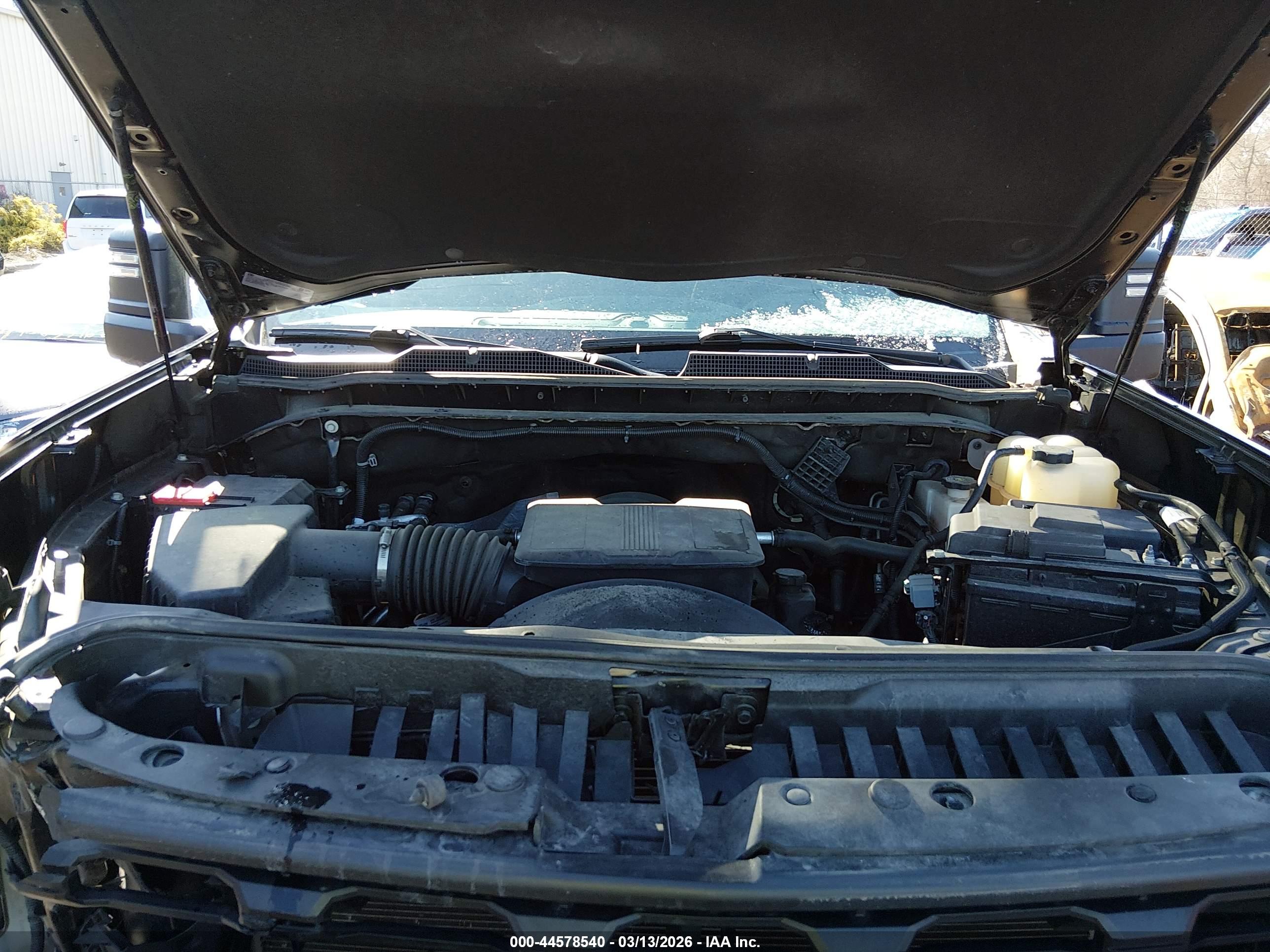 CHEVROLET SILVERADO image 10