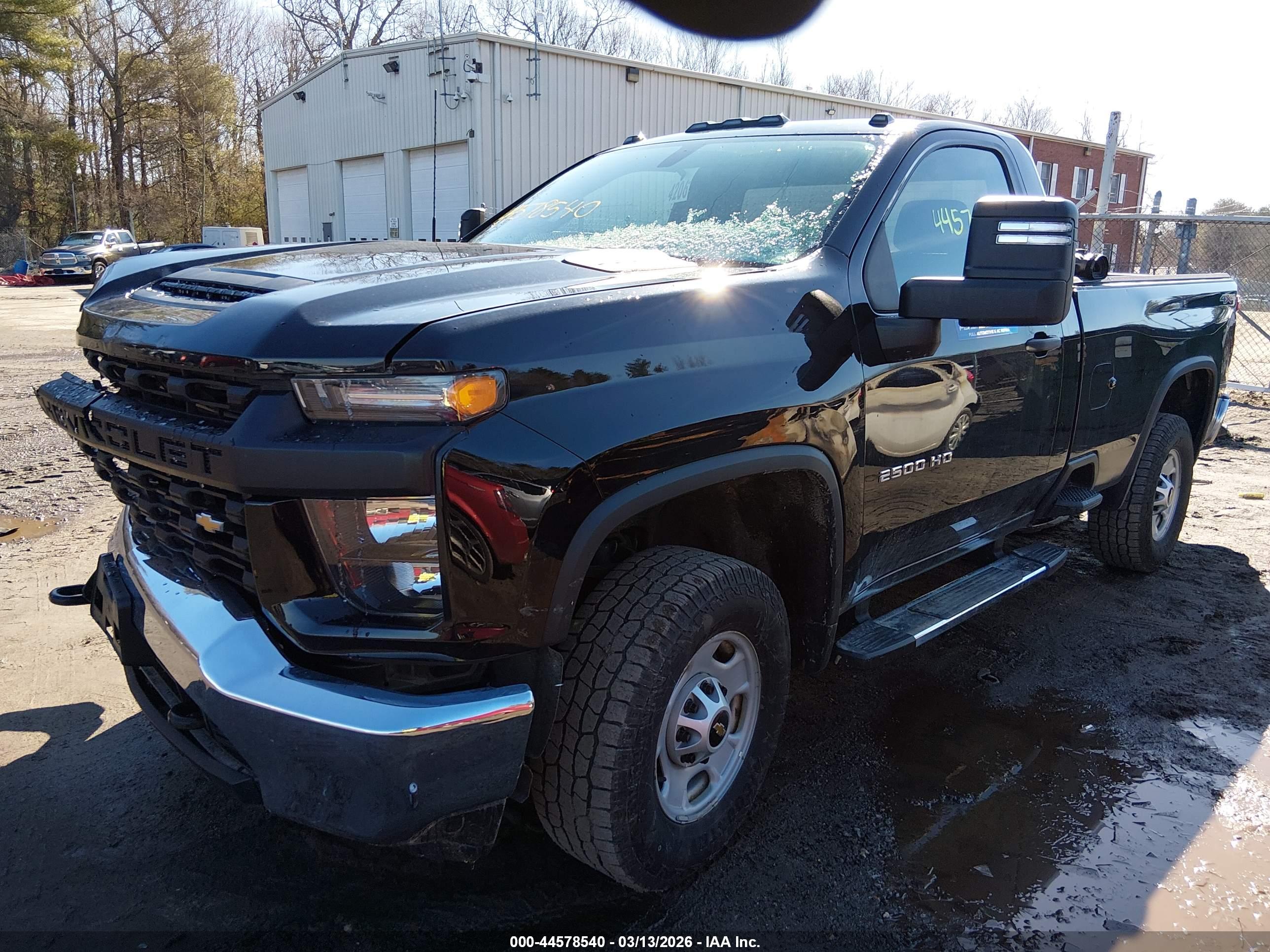 CHEVROLET SILVERADO image 2