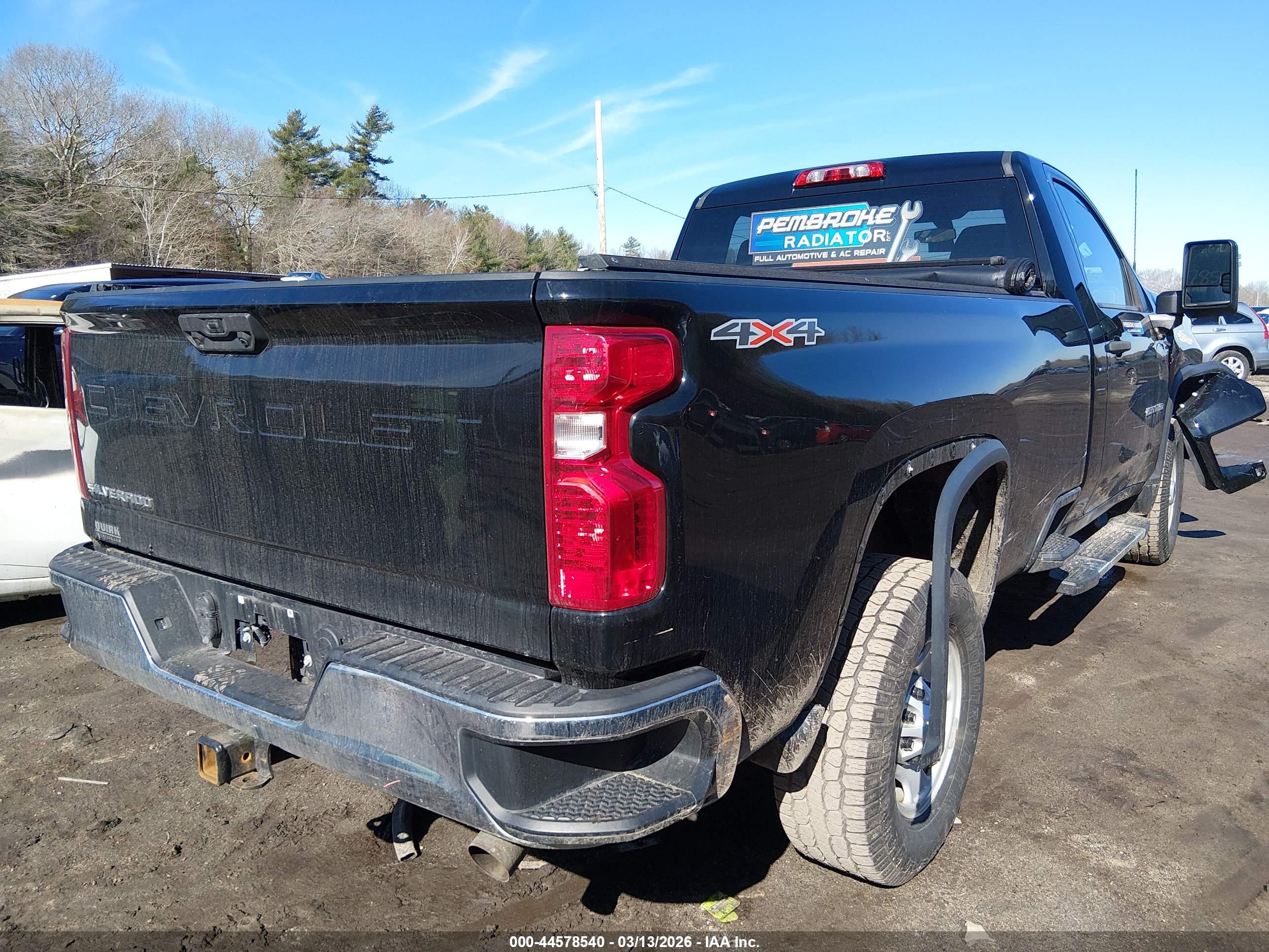 CHEVROLET SILVERADO image 4