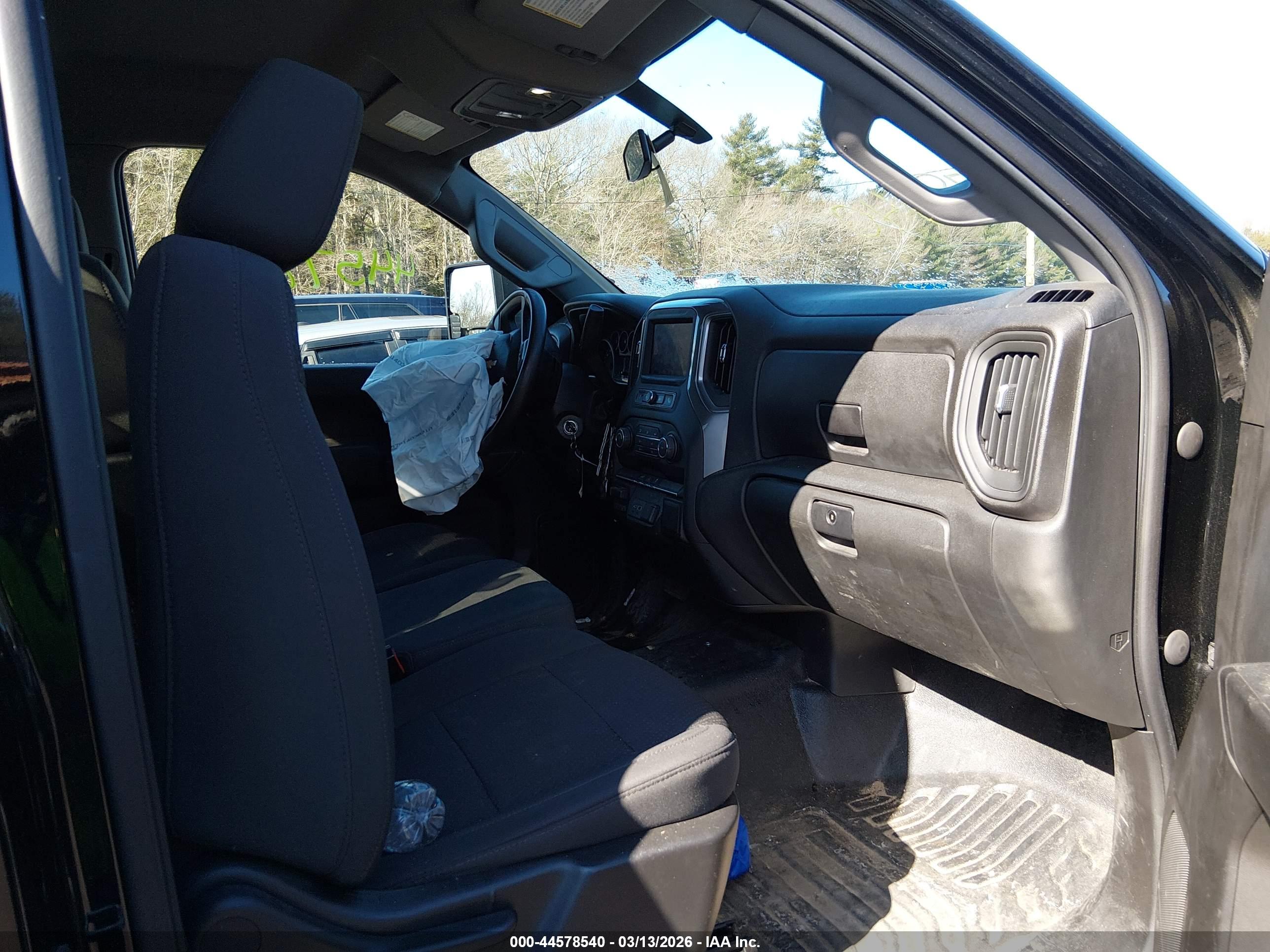 CHEVROLET SILVERADO image 5