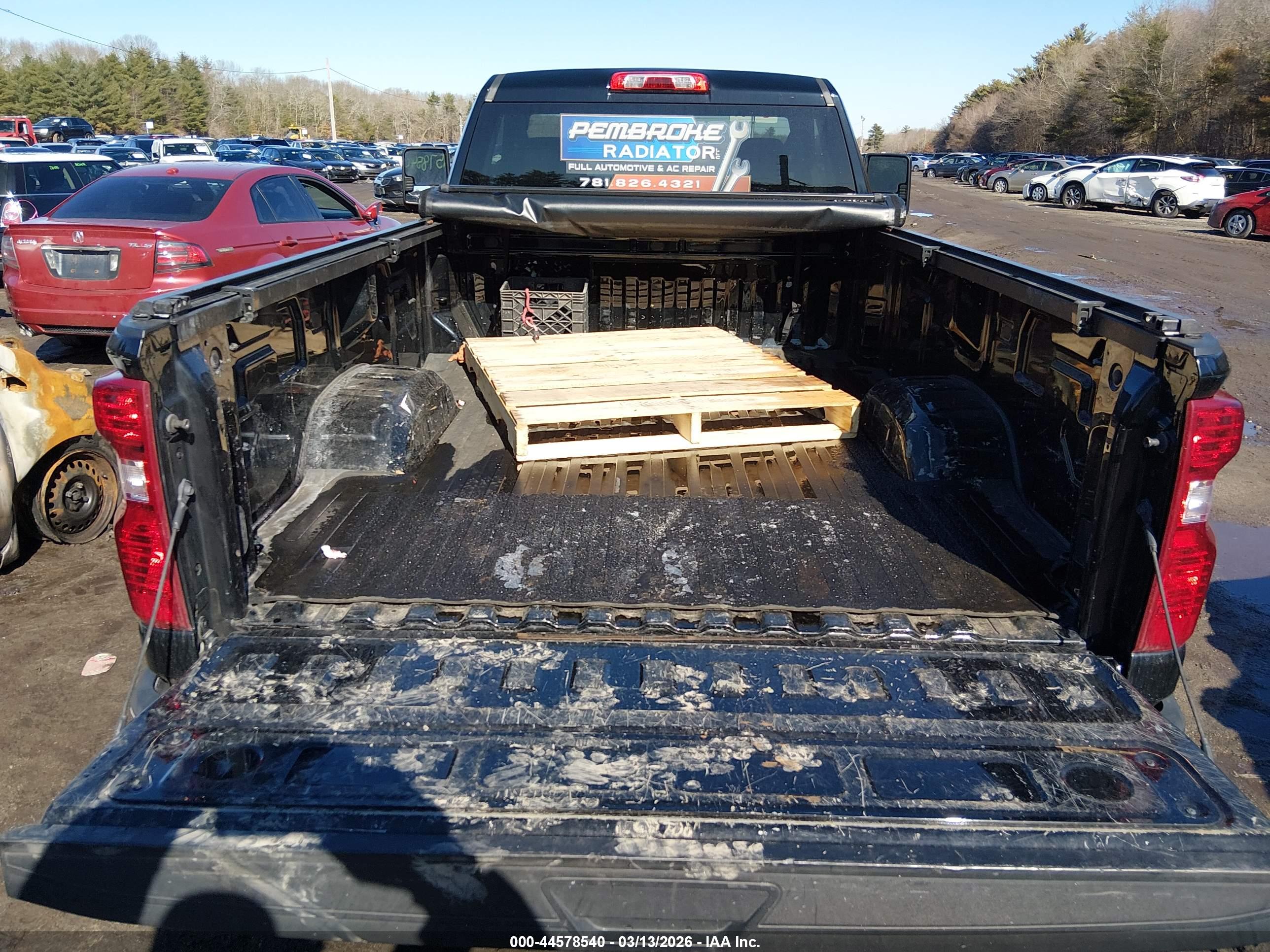CHEVROLET SILVERADO image 8