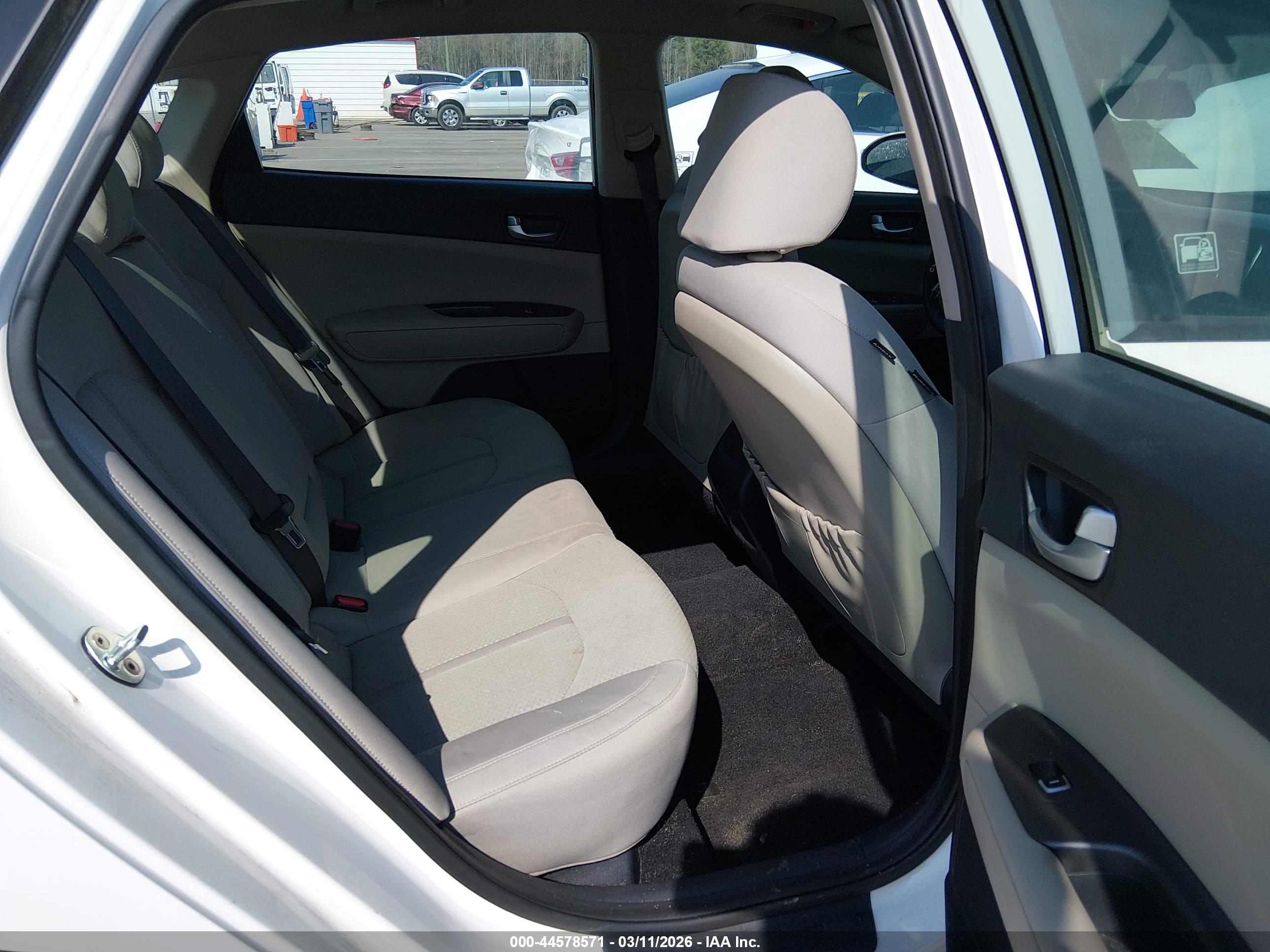 KIA OPTIMA image 8