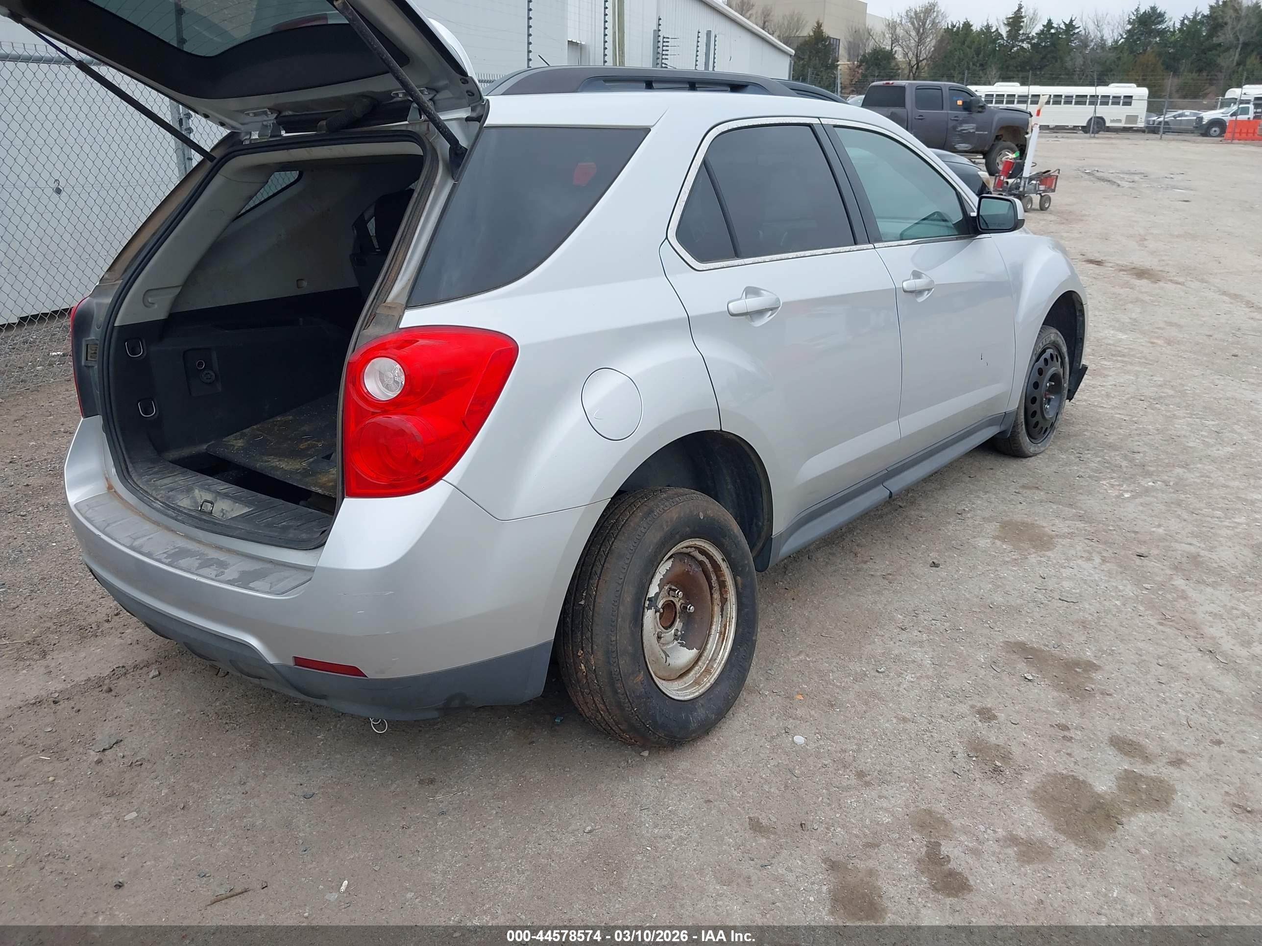 CHEVROLET EQUINOX image 4
